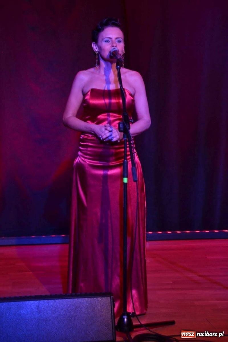 Zdjęcie w galerii na portalu naszraciborz.pl: Przeboje światowe zagościły na zamku wiadomości z regionu