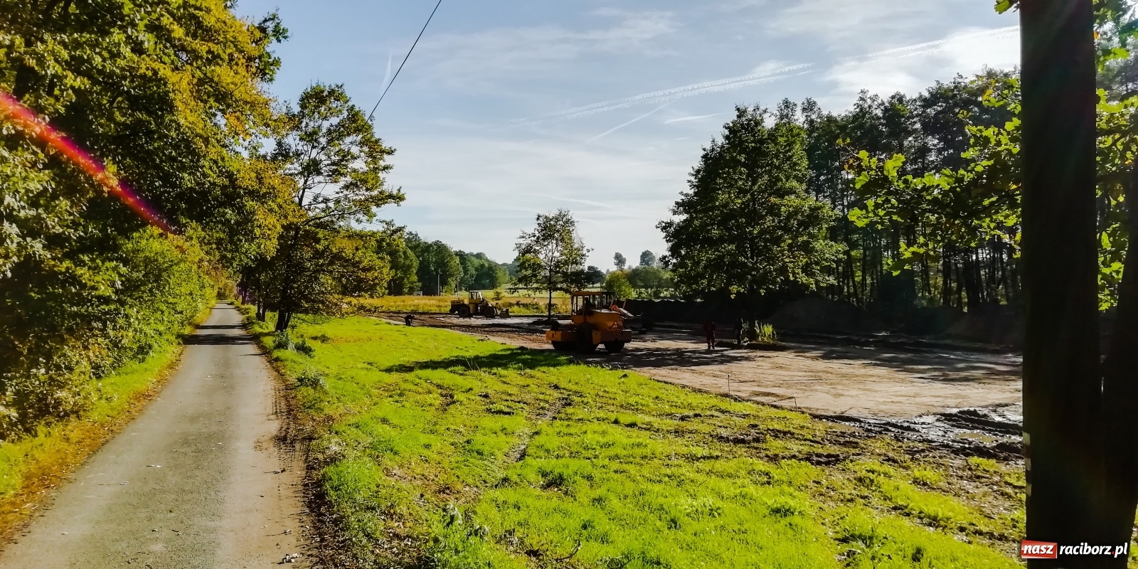 Zdjęcie w galerii na portalu naszraciborz.pl: Przy Łężczoku powstaje duży parking  wiadomości z regionu