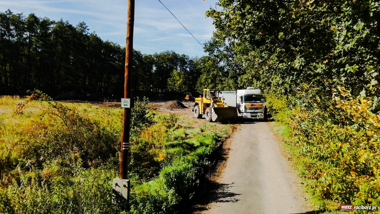 Zdjęcie w galerii na portalu naszraciborz.pl: Przy Łężczoku powstaje duży parking  wiadomości z regionu