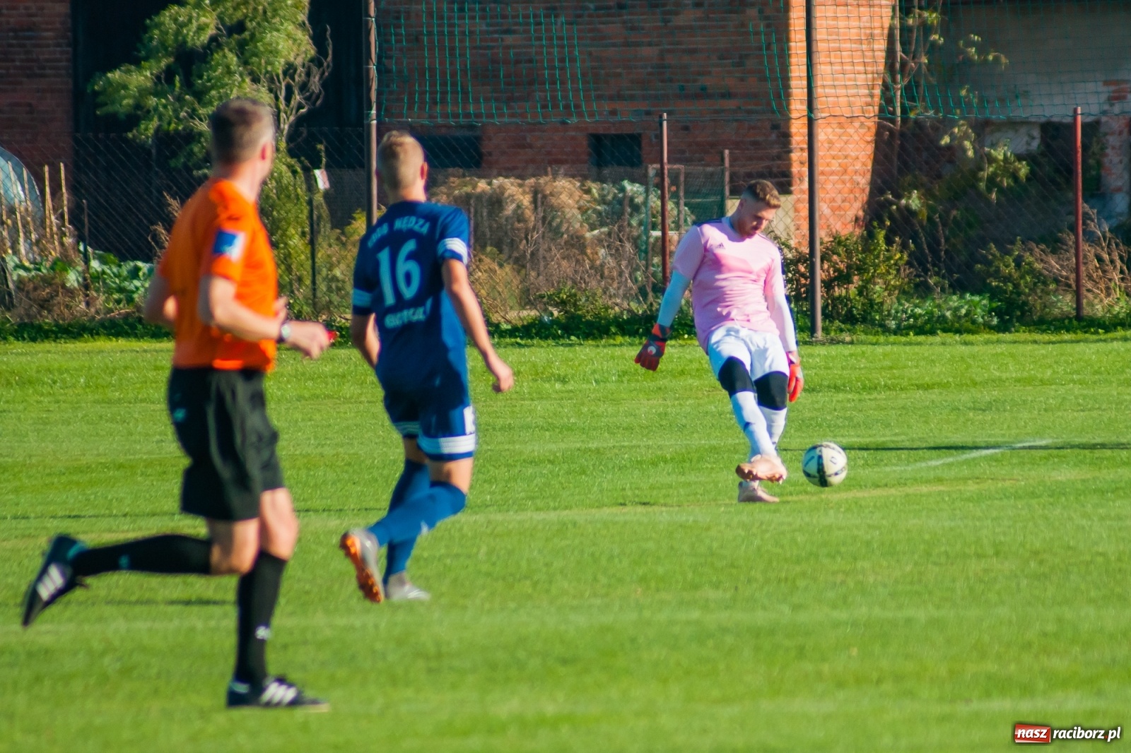 Zdjęcie w galerii na portalu naszraciborz.pl: Klasa okręgowa. Słabe derby dla Nędzy [FOTO i WIDEO] wiadomości z regionu
