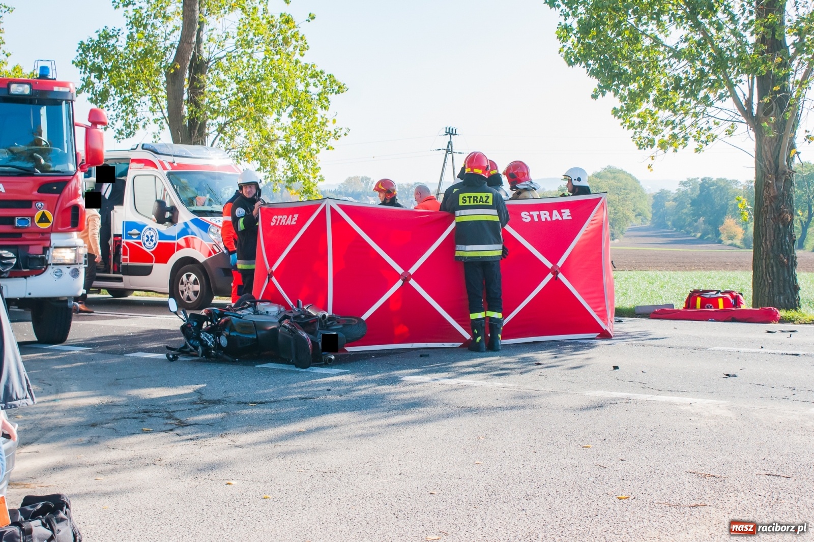 Zdjęcie w galerii na portalu naszraciborz.pl: Wypadek na DW 416. Motocyklista uderzył w tył osobowego fiata wiadomości z regionu