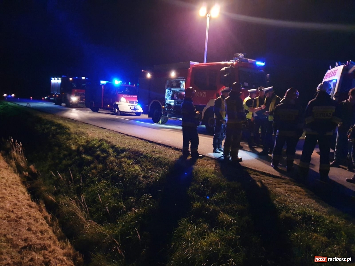 Zdjęcie w galerii na portalu naszraciborz.pl: Raciborzanin sprawcą kraksy przy polderze. Dochodzi tu do nielegalnych wyścigów wiadomości z regionu