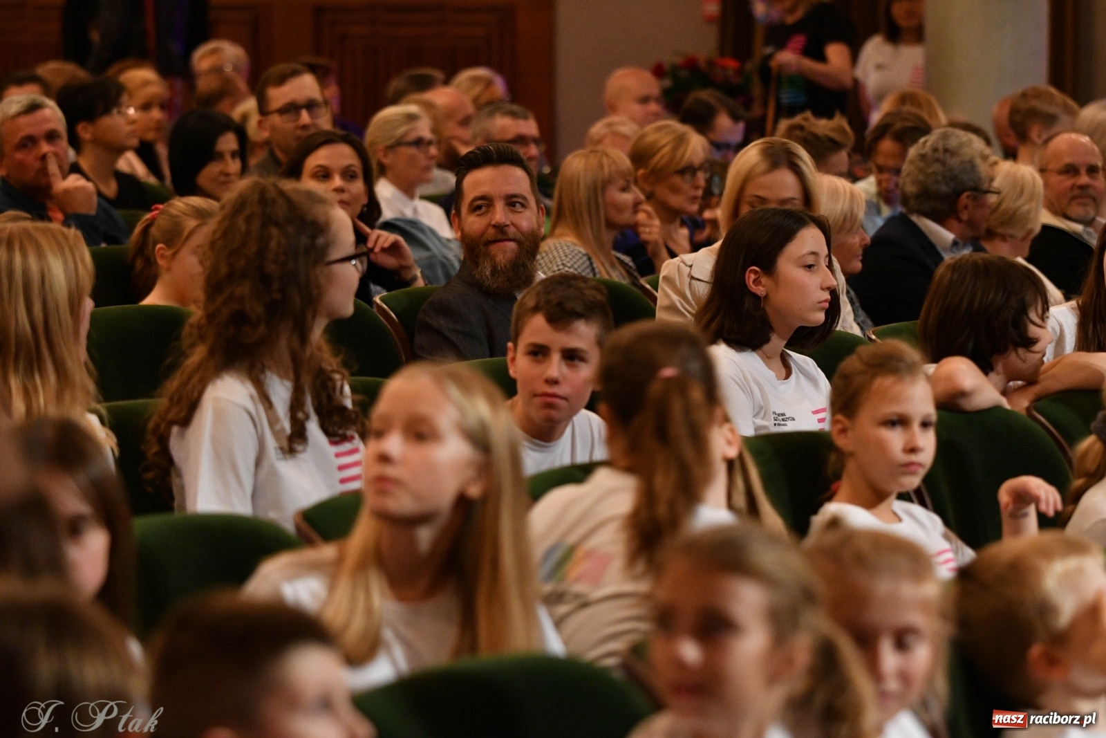 Zdjęcie w galerii na portalu naszraciborz.pl: Gospelowo na Dzień Edukacji Narodowej  wiadomości z regionu