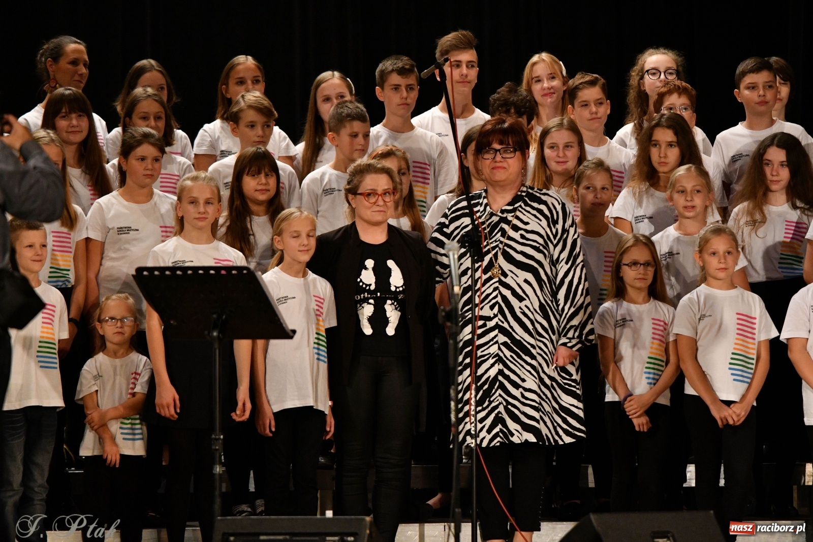 Zdjęcie w galerii na portalu naszraciborz.pl: Gospelowo na Dzień Edukacji Narodowej  wiadomości z regionu