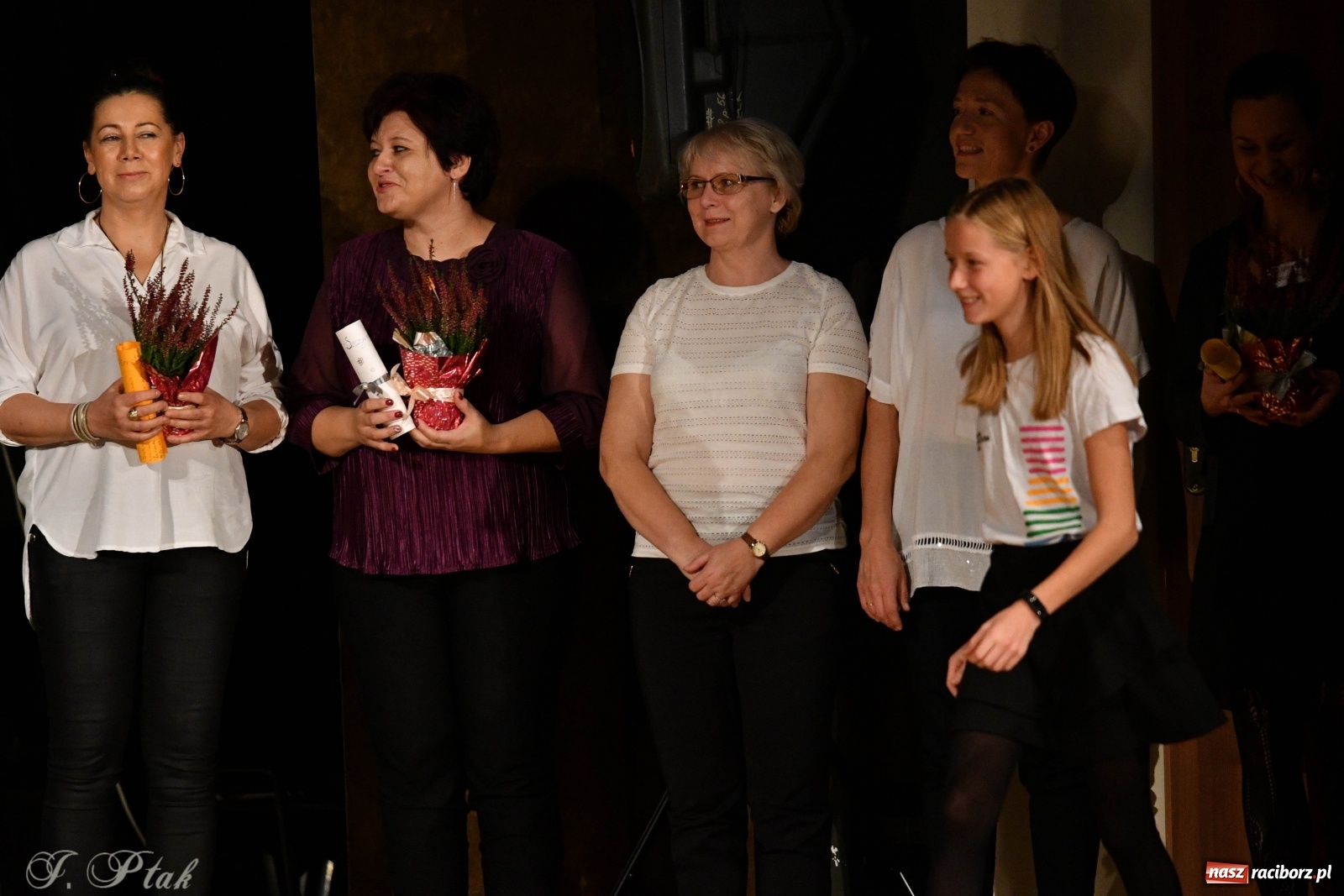 Zdjęcie w galerii na portalu naszraciborz.pl: Gospelowo na Dzień Edukacji Narodowej  wiadomości z regionu