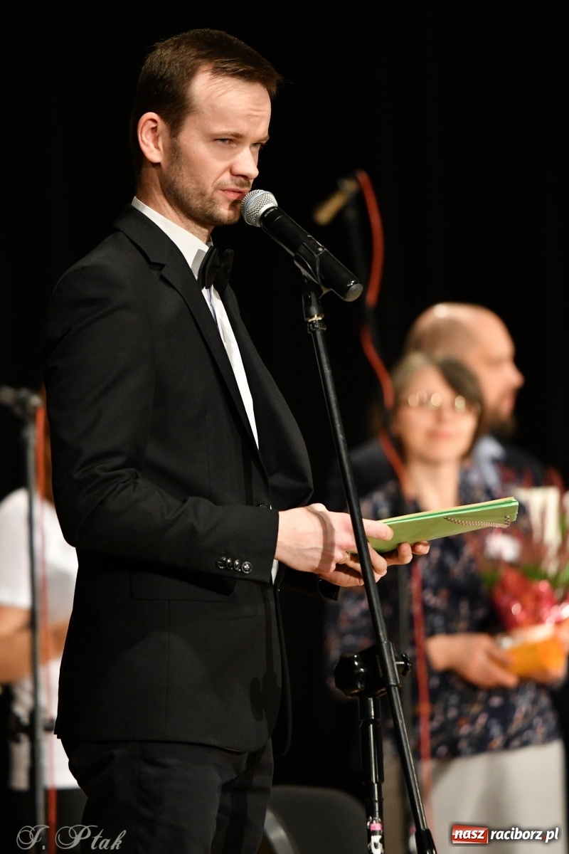 Zdjęcie w galerii na portalu naszraciborz.pl: Gospelowo na Dzień Edukacji Narodowej  wiadomości z regionu