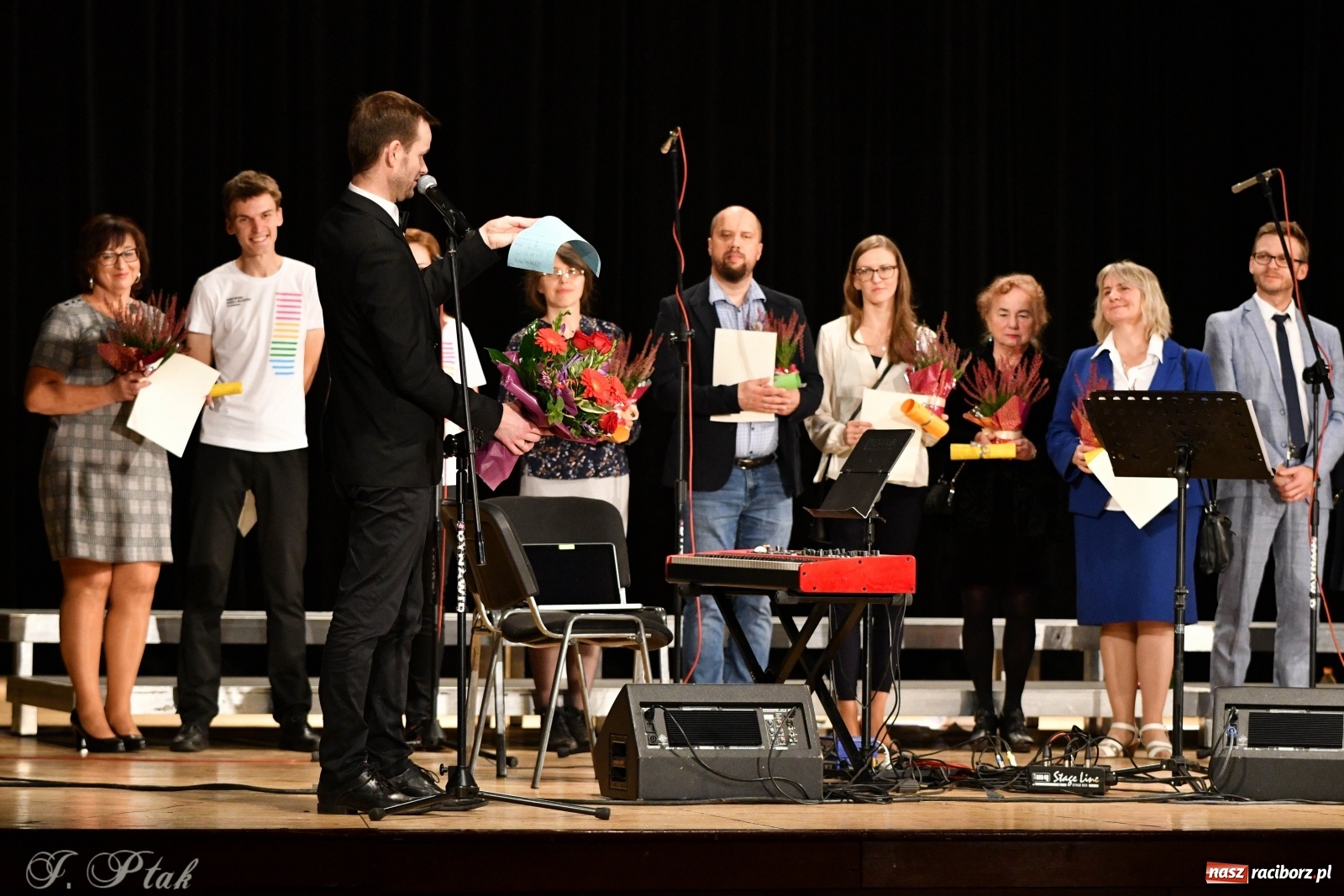 Zdjęcie w galerii na portalu naszraciborz.pl: Gospelowo na Dzień Edukacji Narodowej  wiadomości z regionu