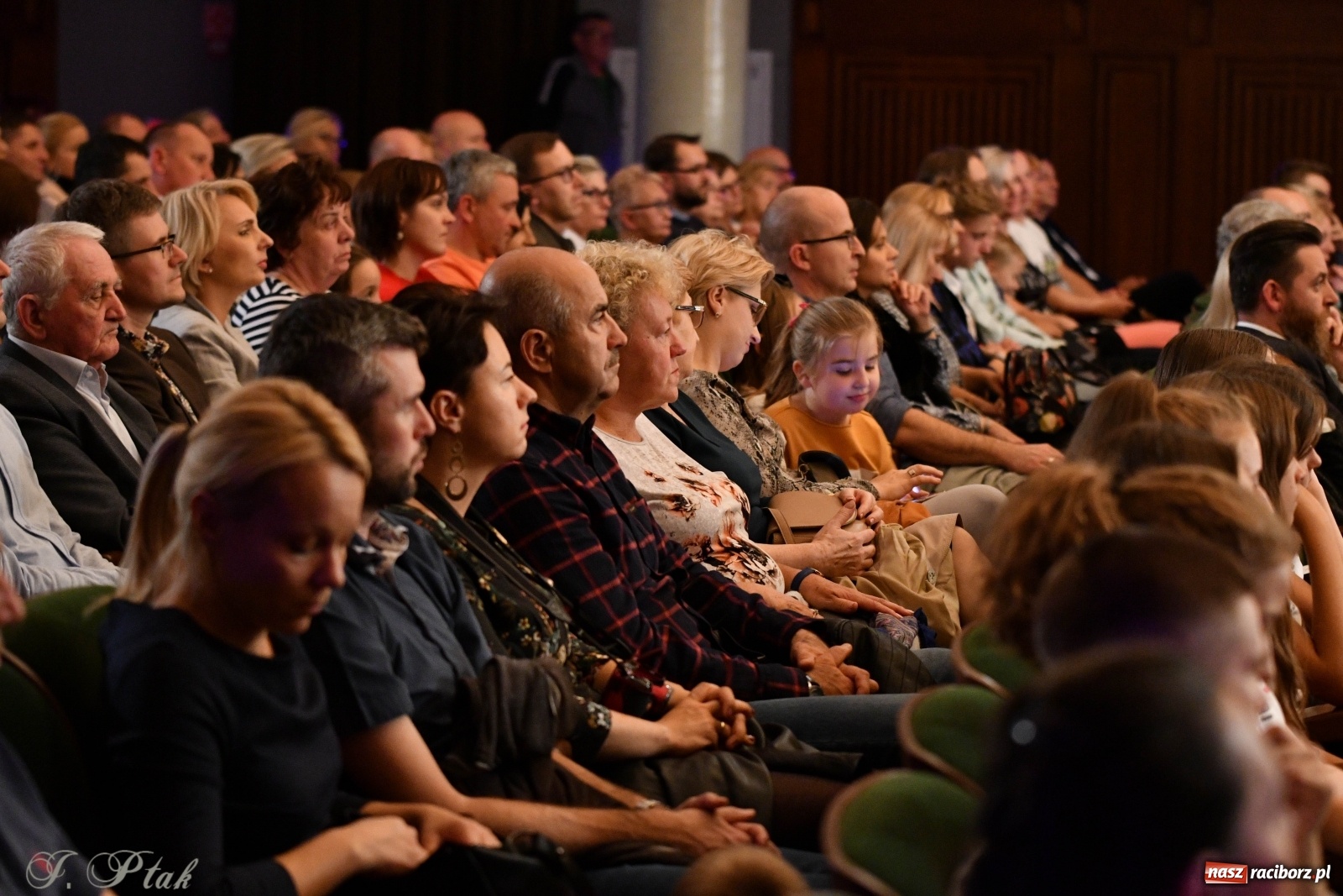 Zdjęcie w galerii na portalu naszraciborz.pl: Gospelowo na Dzień Edukacji Narodowej  wiadomości z regionu
