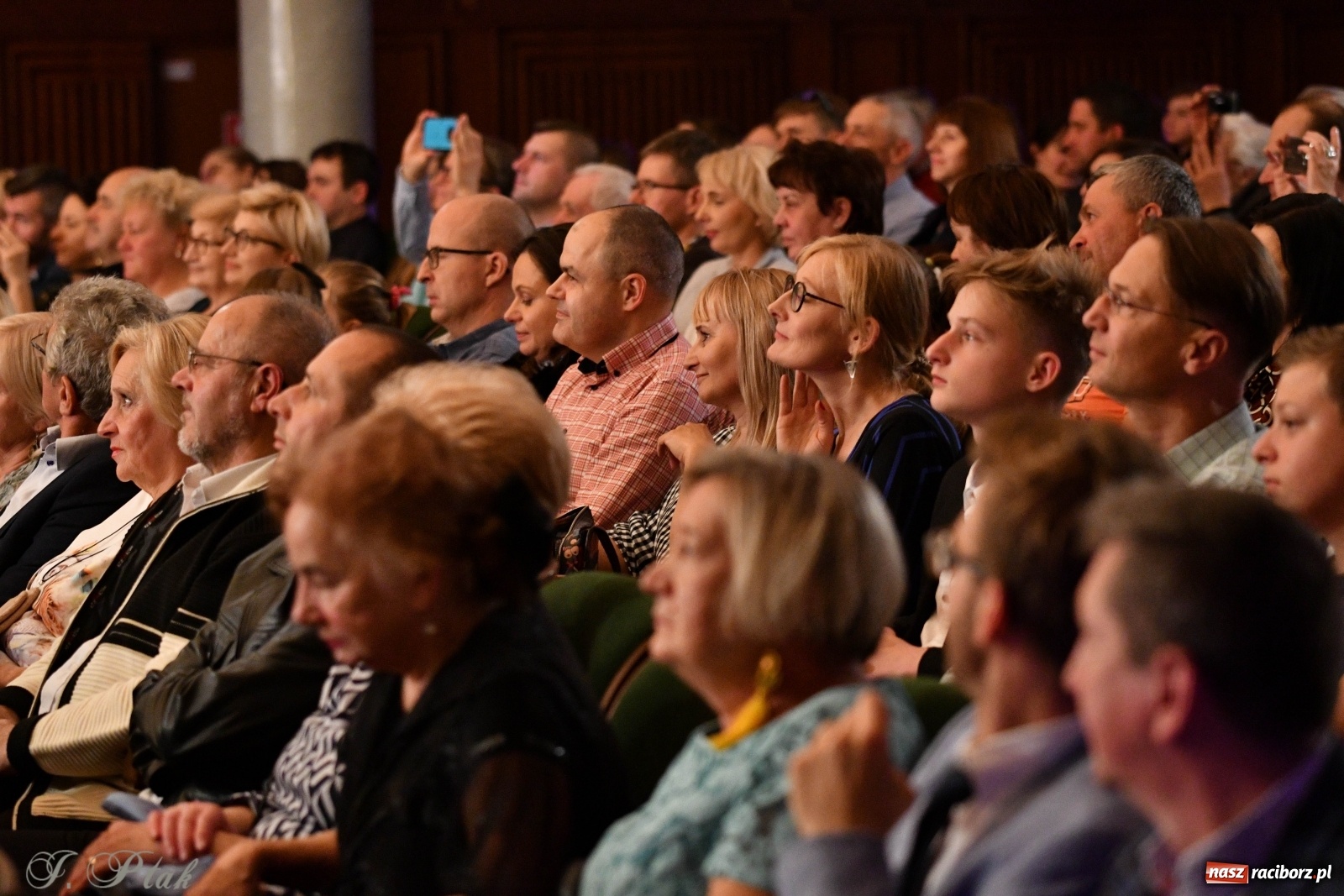 Zdjęcie w galerii na portalu naszraciborz.pl: Gospelowo na Dzień Edukacji Narodowej  wiadomości z regionu