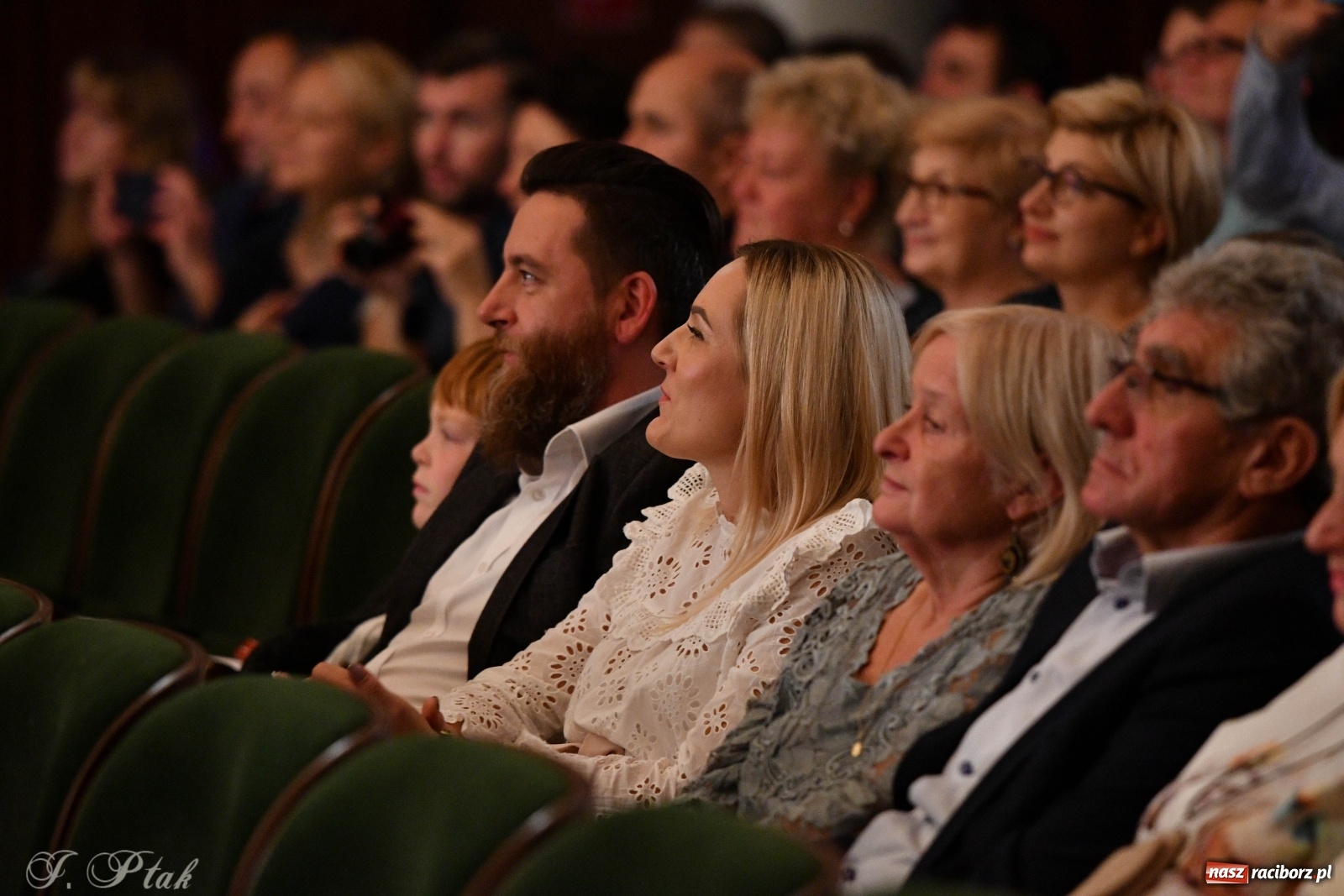 Zdjęcie w galerii na portalu naszraciborz.pl: Gospelowo na Dzień Edukacji Narodowej  wiadomości z regionu