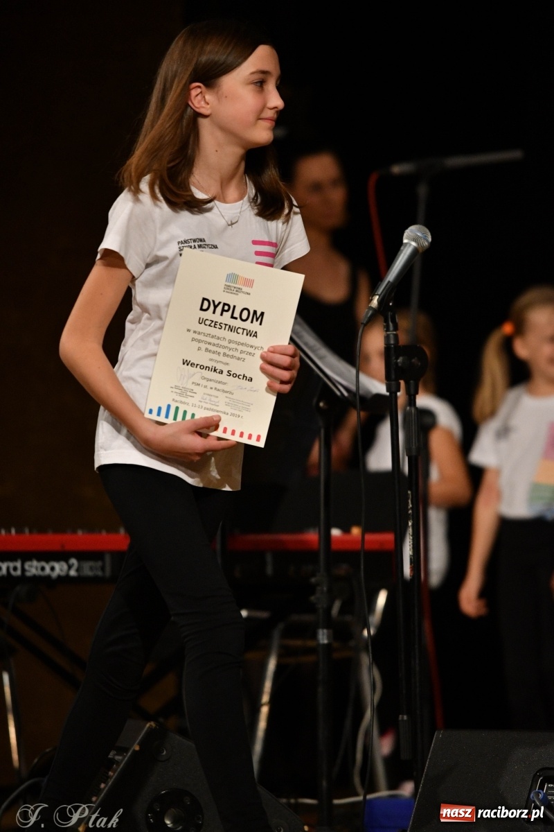 Zdjęcie w galerii na portalu naszraciborz.pl: Gospelowo na Dzień Edukacji Narodowej  wiadomości z regionu