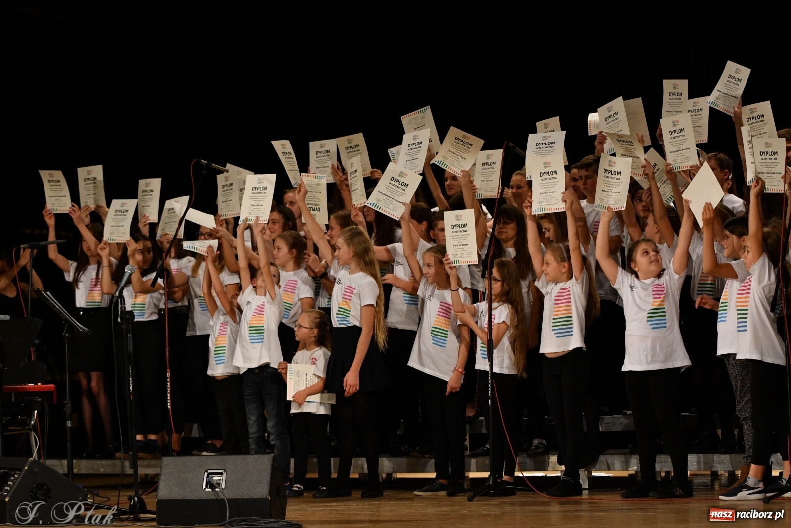 Zdjęcie w galerii na portalu naszraciborz.pl: Gospelowo na Dzień Edukacji Narodowej  wiadomości z regionu