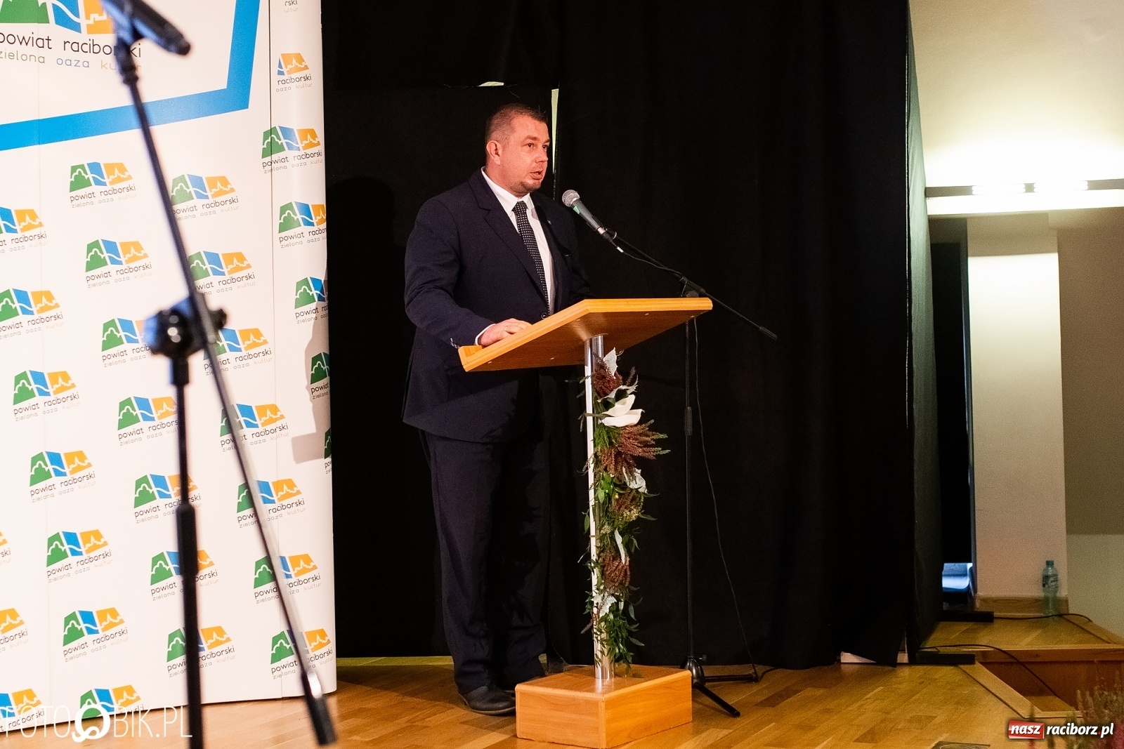 Zdjęcie w galerii na portalu naszraciborz.pl: Powiatowe obchody Dnia Edukacji Narodowej na Zamku Piastowskim wiadomości z regionu