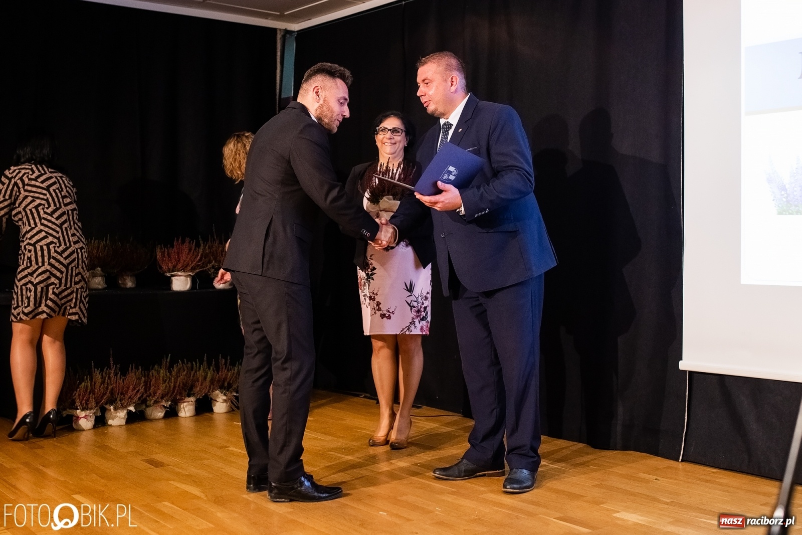 Zdjęcie w galerii na portalu naszraciborz.pl: Powiatowe obchody Dnia Edukacji Narodowej na Zamku Piastowskim wiadomości z regionu