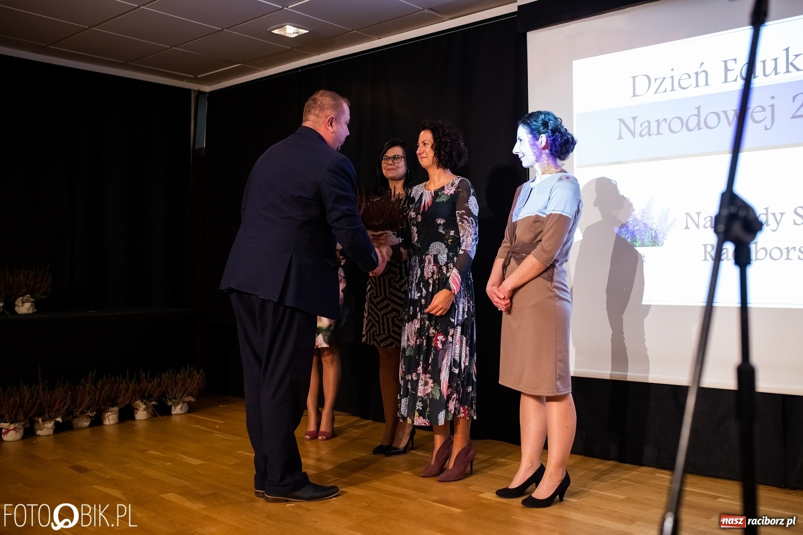 Zdjęcie w galerii na portalu naszraciborz.pl: Powiatowe obchody Dnia Edukacji Narodowej na Zamku Piastowskim wiadomości z regionu