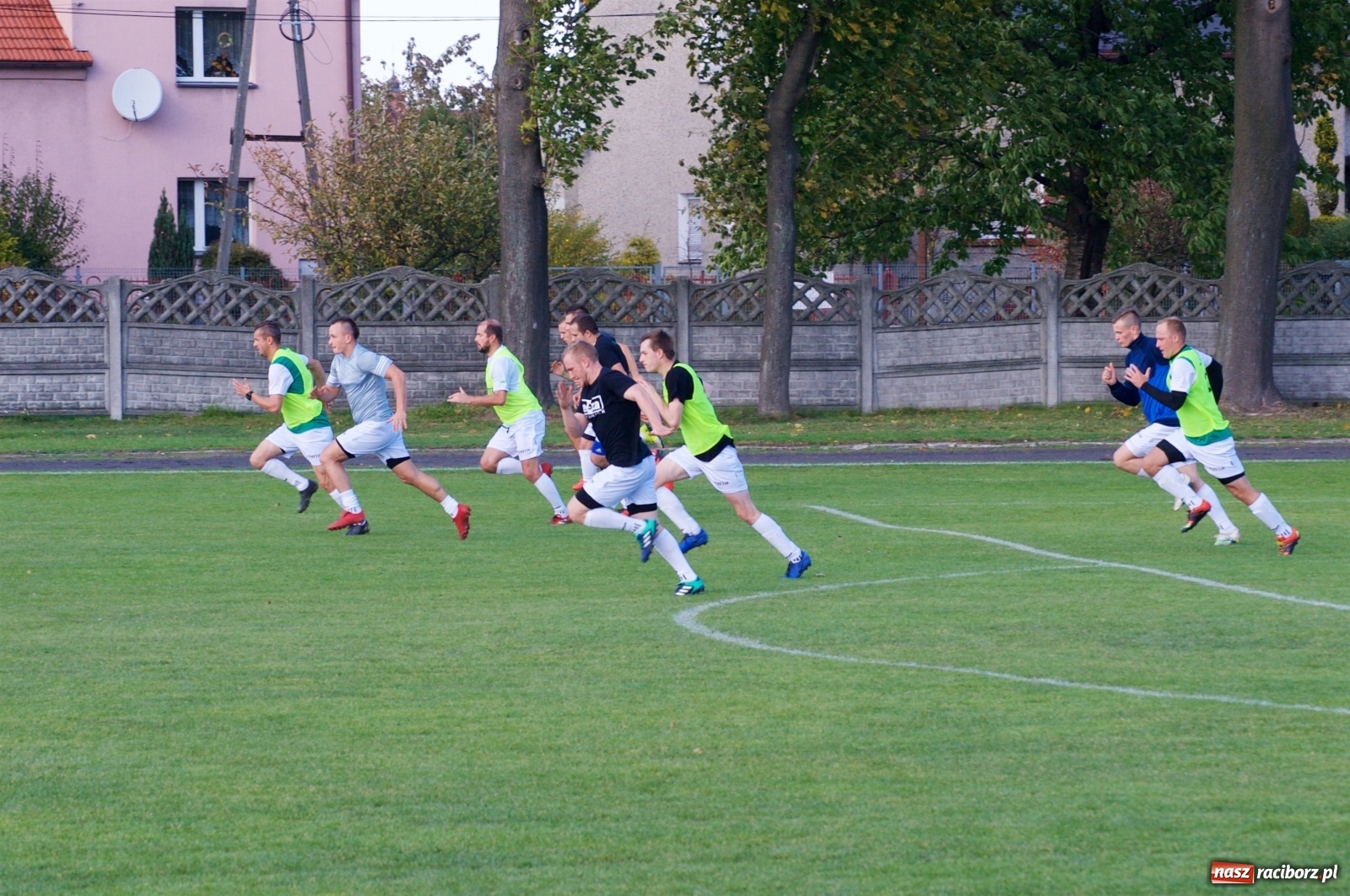 Zdjęcie w galerii na portalu naszraciborz.pl: Klasa okręgowa. Bez bramek w starciu beniaminków [FOTO] wiadomości z regionu