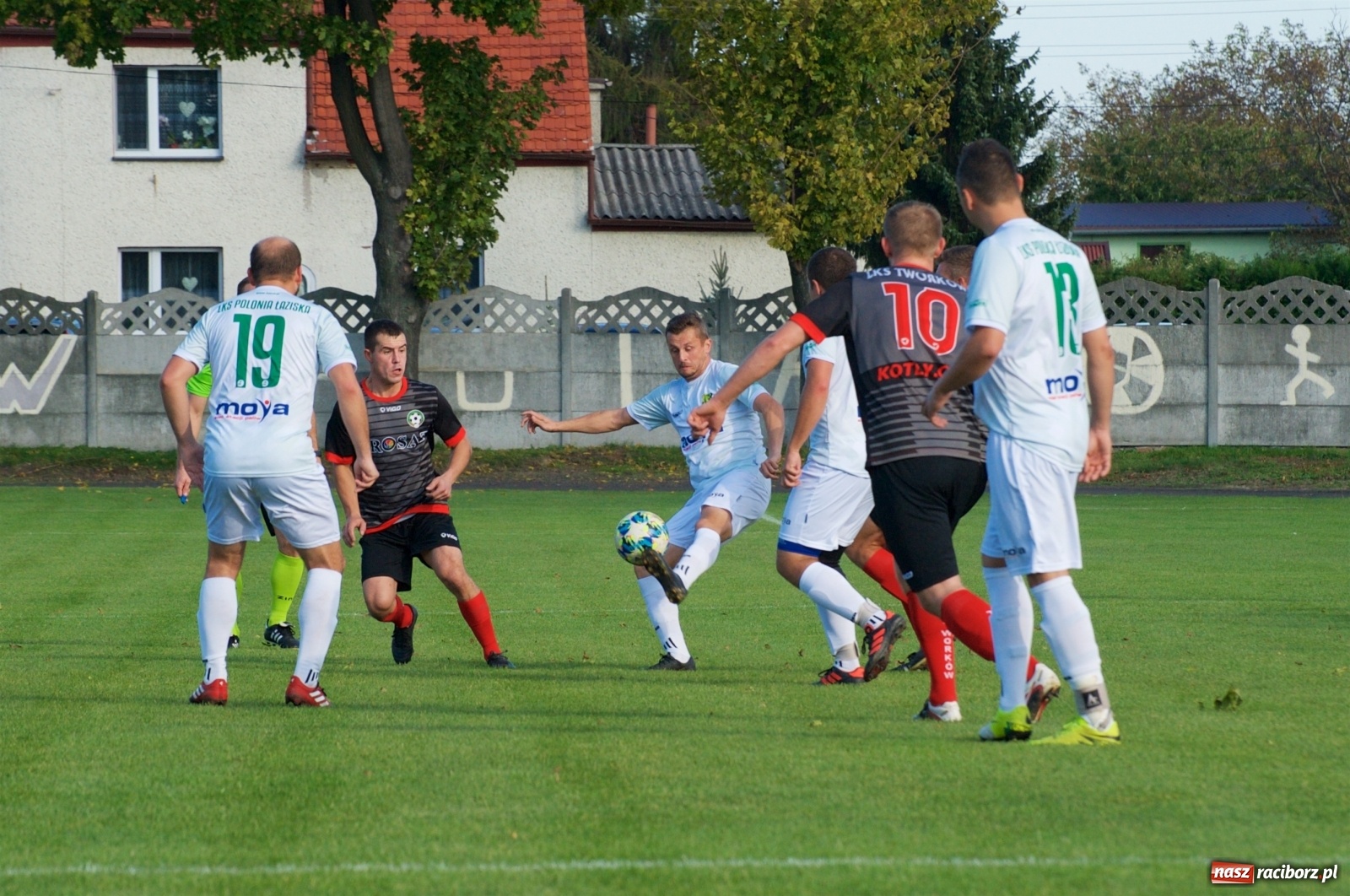 Zdjęcie w galerii na portalu naszraciborz.pl: Klasa okręgowa. Bez bramek w starciu beniaminków [FOTO] wiadomości z regionu