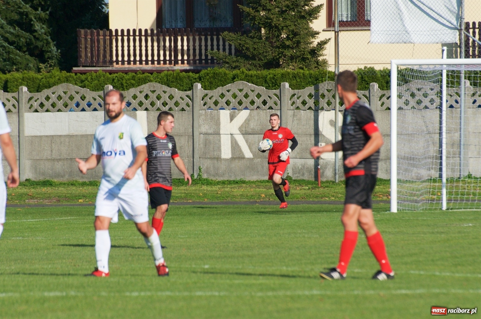 Zdjęcie w galerii na portalu naszraciborz.pl: Klasa okręgowa. Bez bramek w starciu beniaminków [FOTO] wiadomości z regionu