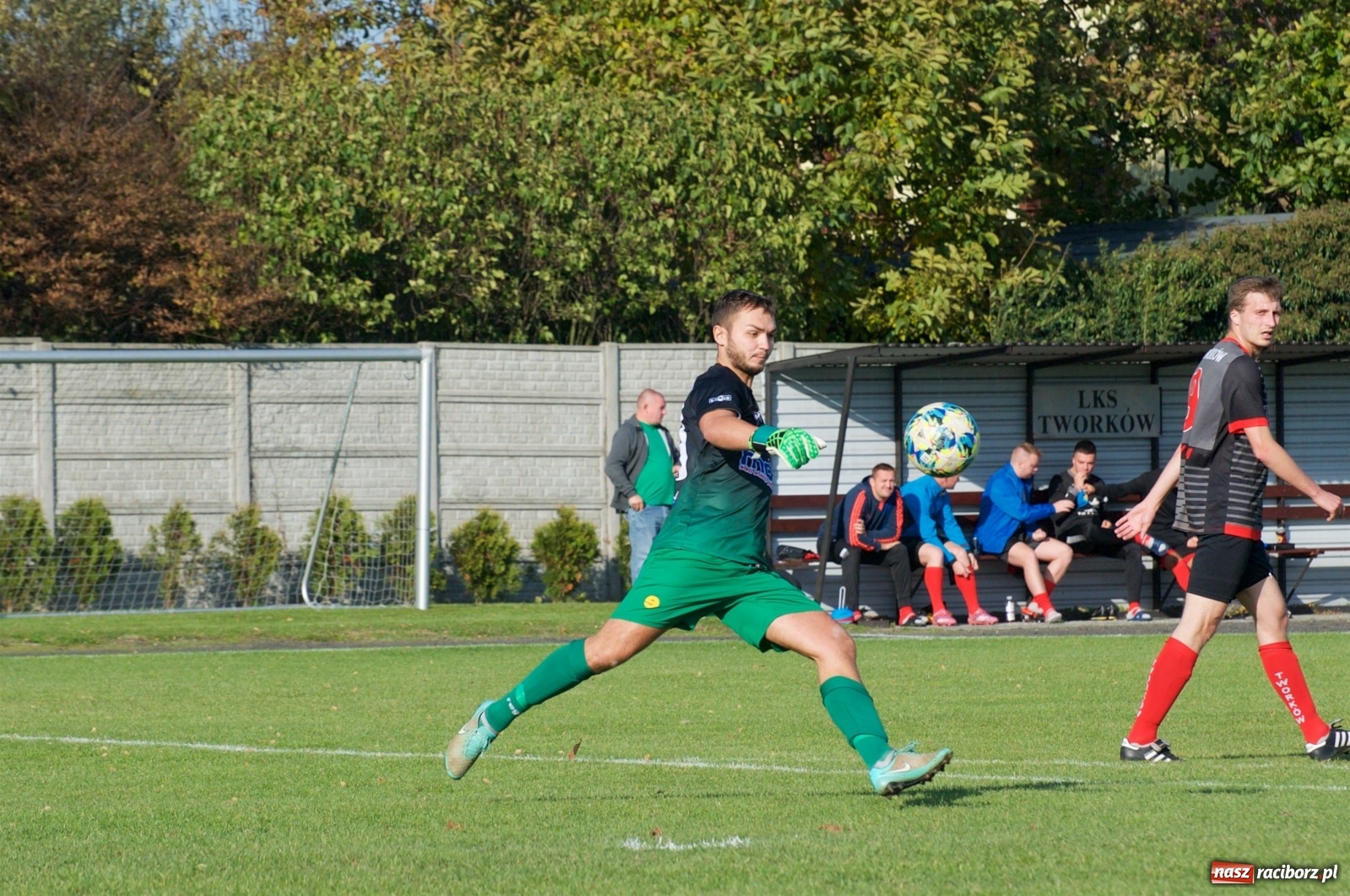 Zdjęcie w galerii na portalu naszraciborz.pl: Klasa okręgowa. Bez bramek w starciu beniaminków [FOTO] wiadomości z regionu