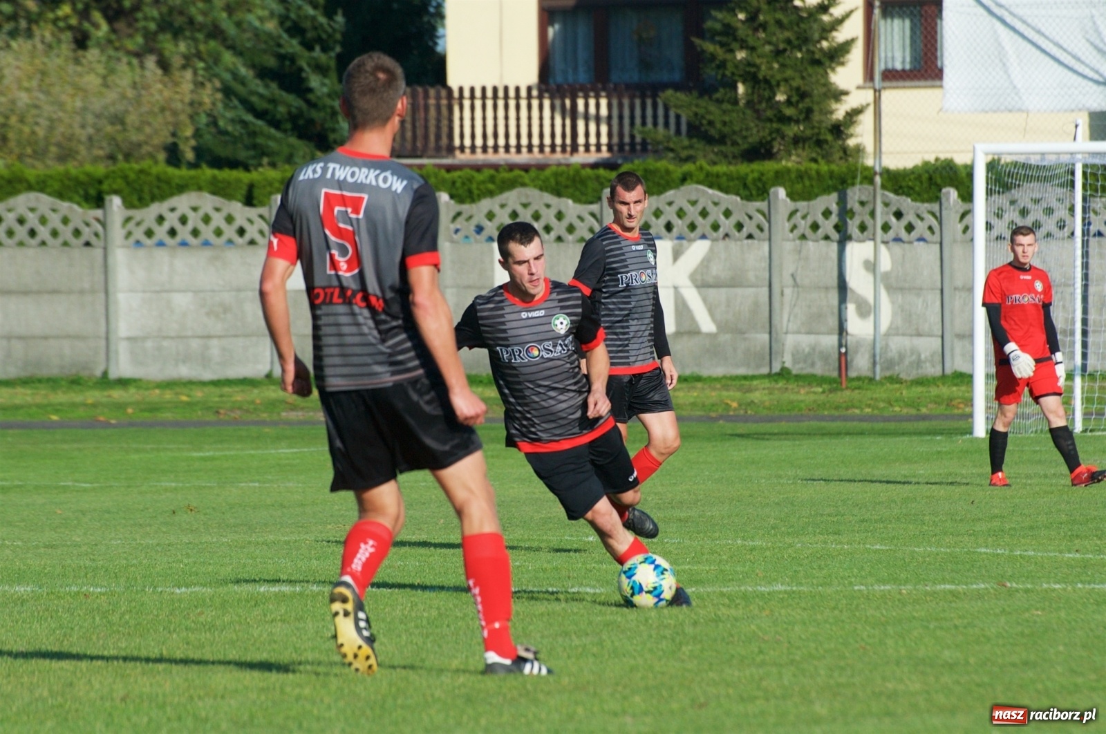 Zdjęcie w galerii na portalu naszraciborz.pl: Klasa okręgowa. Bez bramek w starciu beniaminków [FOTO] wiadomości z regionu