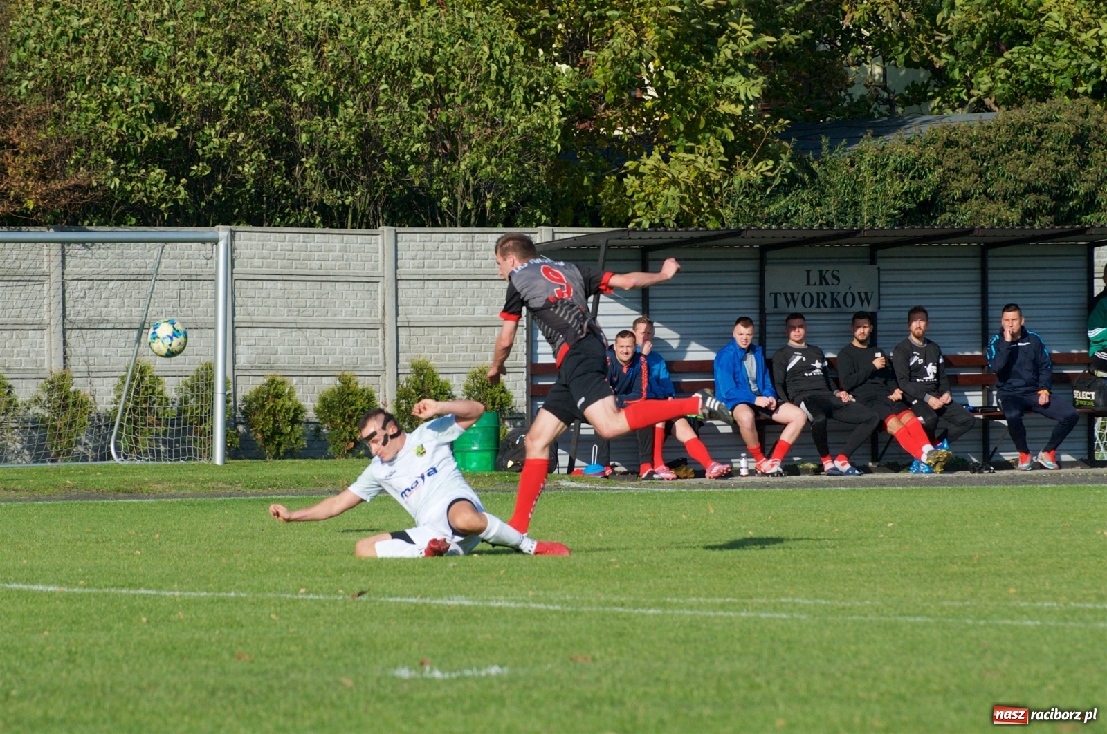 Zdjęcie w galerii na portalu naszraciborz.pl: Klasa okręgowa. Bez bramek w starciu beniaminków [FOTO] wiadomości z regionu