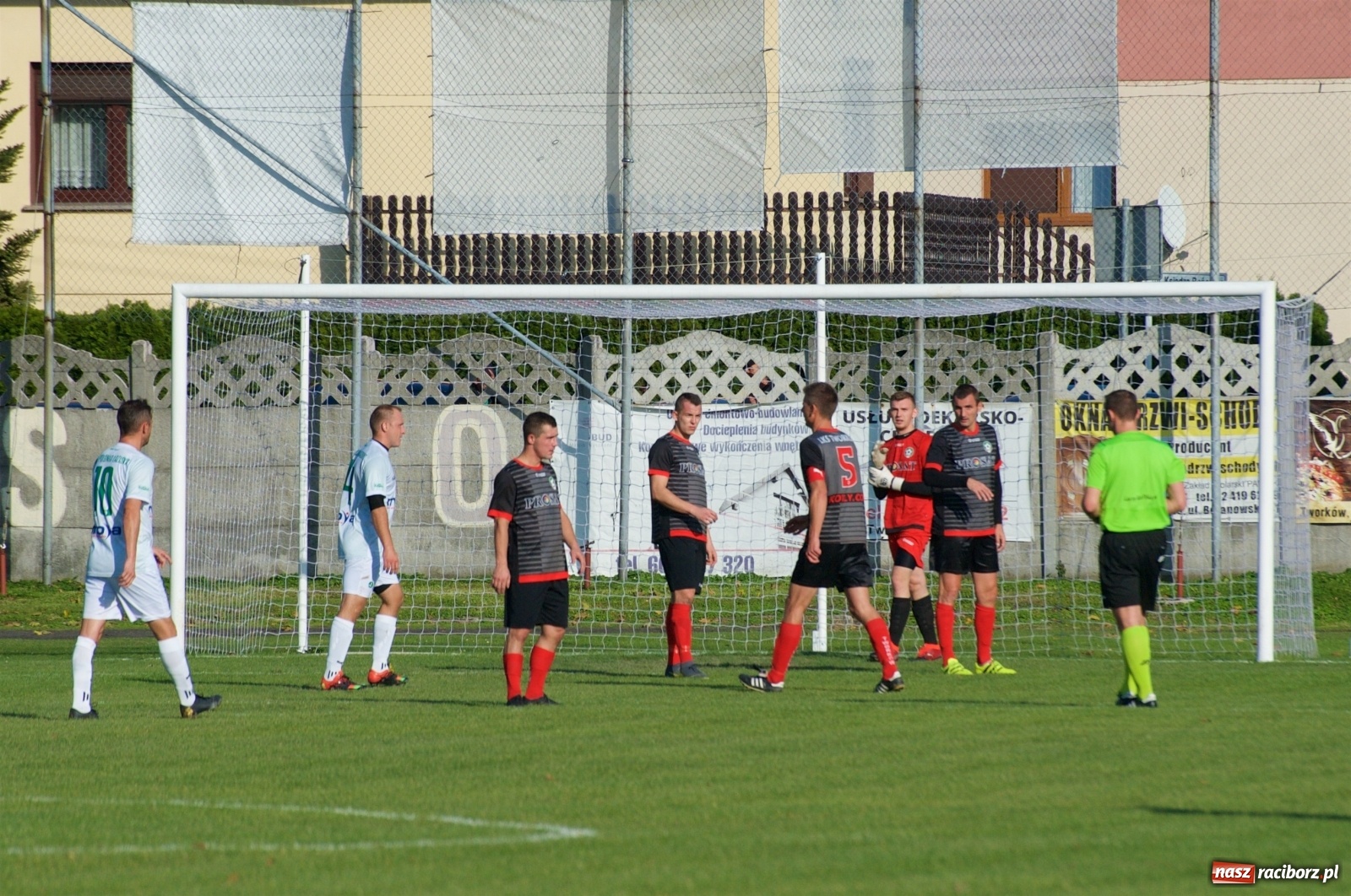 Zdjęcie w galerii na portalu naszraciborz.pl: Klasa okręgowa. Bez bramek w starciu beniaminków [FOTO] wiadomości z regionu