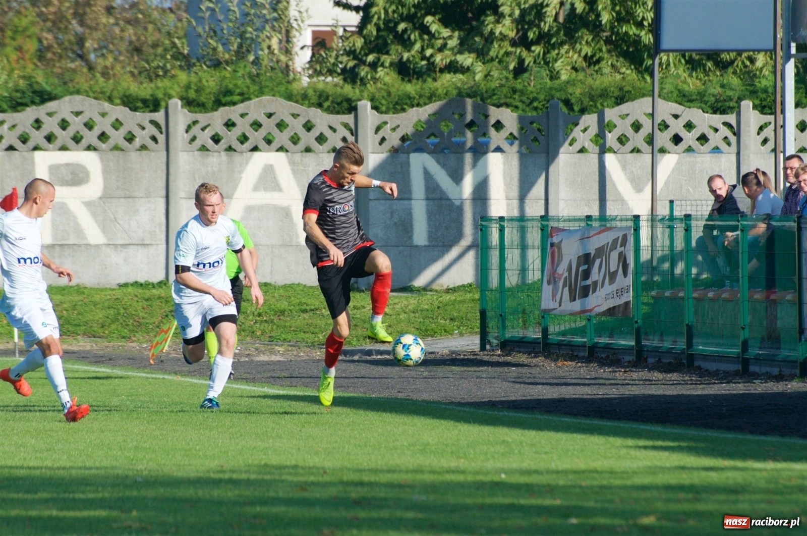 Zdjęcie w galerii na portalu naszraciborz.pl: Klasa okręgowa. Bez bramek w starciu beniaminków [FOTO] wiadomości z regionu
