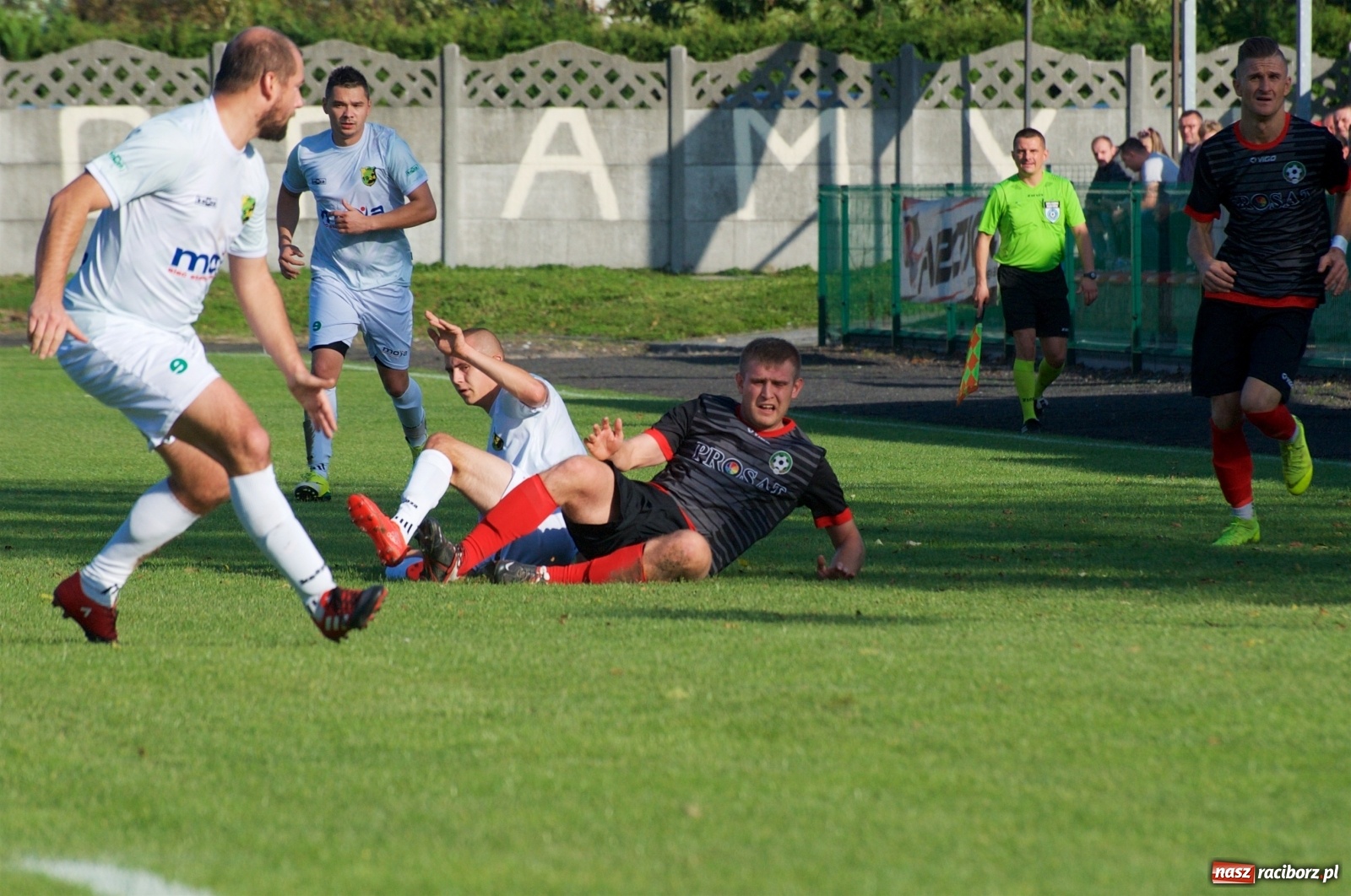 Zdjęcie w galerii na portalu naszraciborz.pl: Klasa okręgowa. Bez bramek w starciu beniaminków [FOTO] wiadomości z regionu