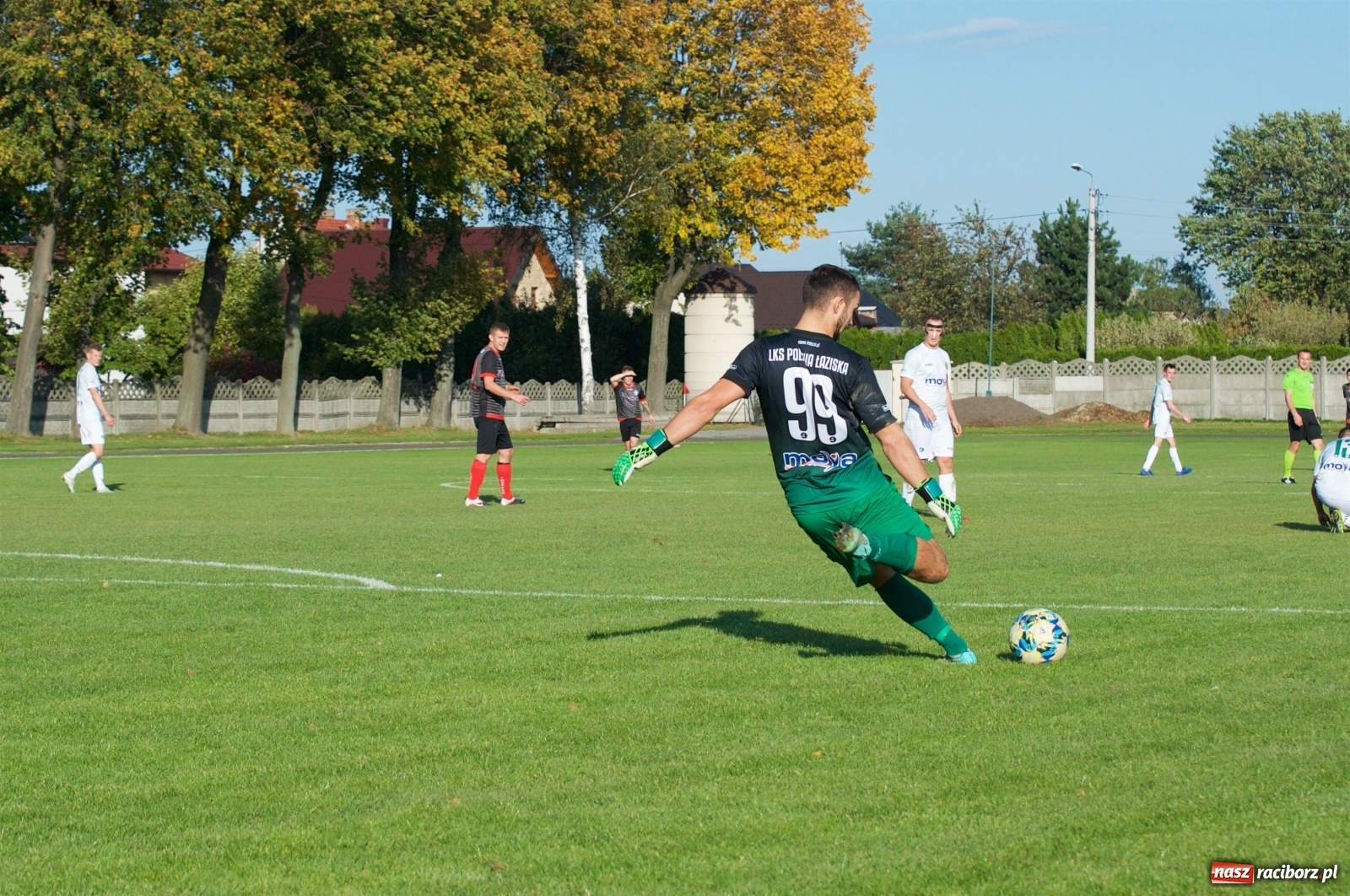 Zdjęcie w galerii na portalu naszraciborz.pl: Klasa okręgowa. Bez bramek w starciu beniaminków [FOTO] wiadomości z regionu