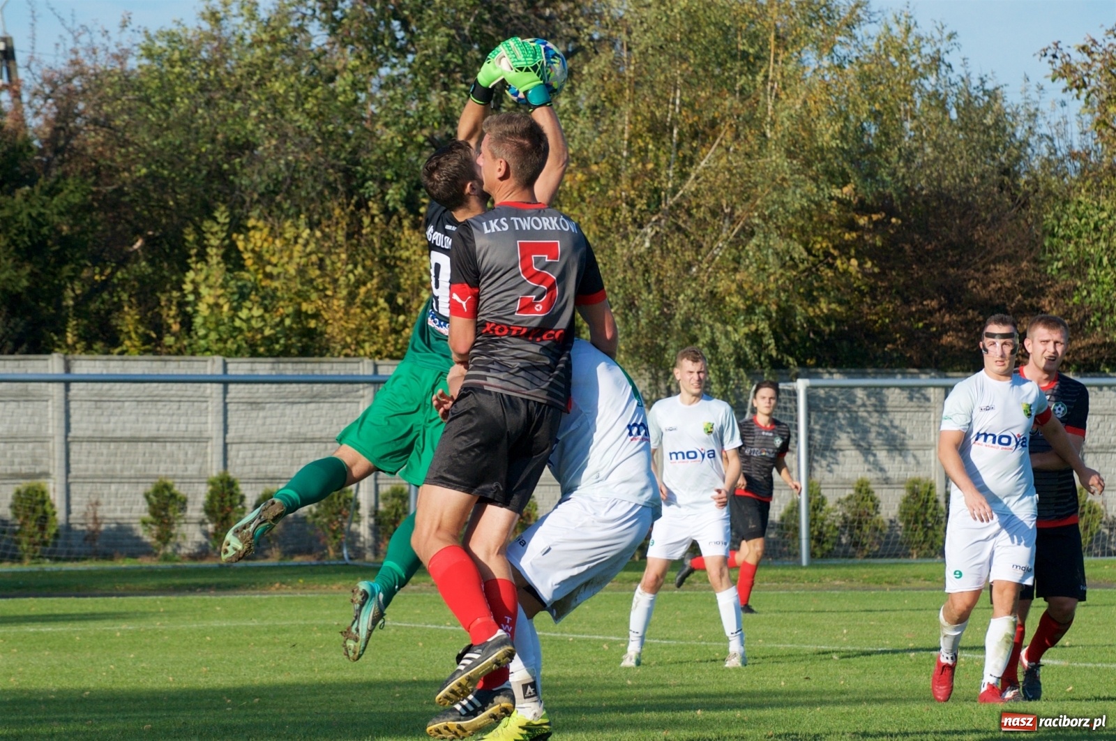 Zdjęcie w galerii na portalu naszraciborz.pl: Klasa okręgowa. Bez bramek w starciu beniaminków [FOTO] wiadomości z regionu