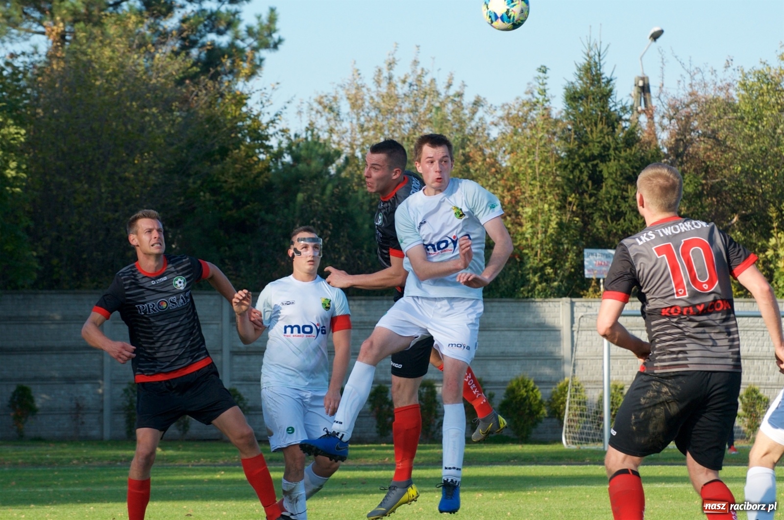 Zdjęcie w galerii na portalu naszraciborz.pl: Klasa okręgowa. Bez bramek w starciu beniaminków [FOTO] wiadomości z regionu