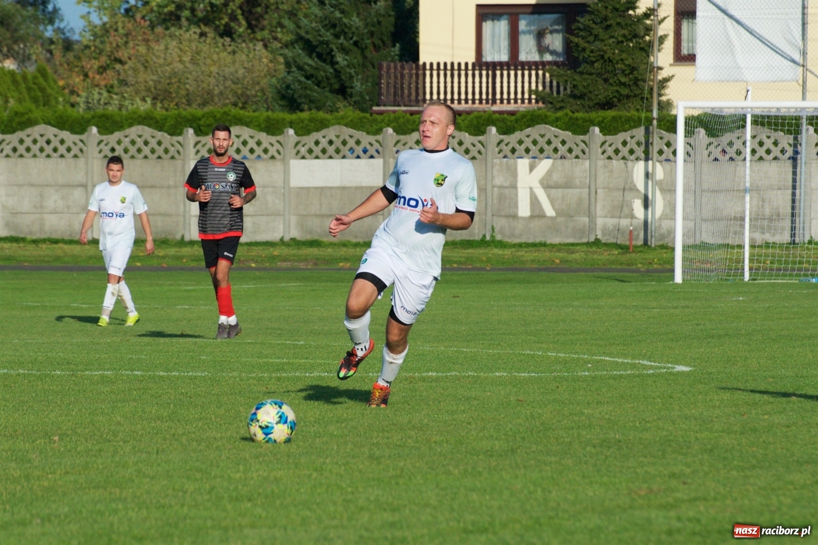 Zdjęcie w galerii na portalu naszraciborz.pl: Klasa okręgowa. Bez bramek w starciu beniaminków [FOTO] wiadomości z regionu