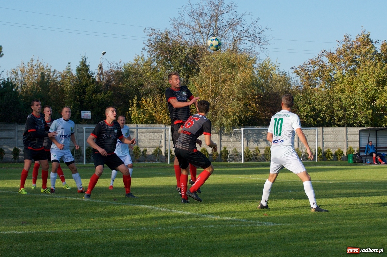 Zdjęcie w galerii na portalu naszraciborz.pl: Klasa okręgowa. Bez bramek w starciu beniaminków [FOTO] wiadomości z regionu