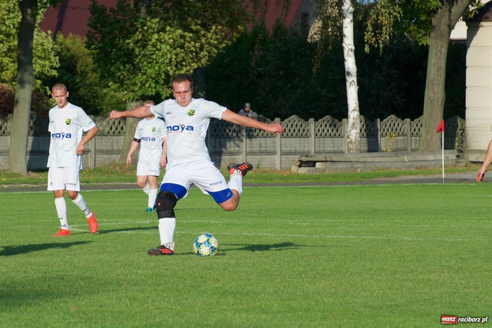 Zdjęcie w galerii na portalu naszraciborz.pl: Klasa okręgowa. Bez bramek w starciu beniaminków [FOTO] wiadomości z regionu
