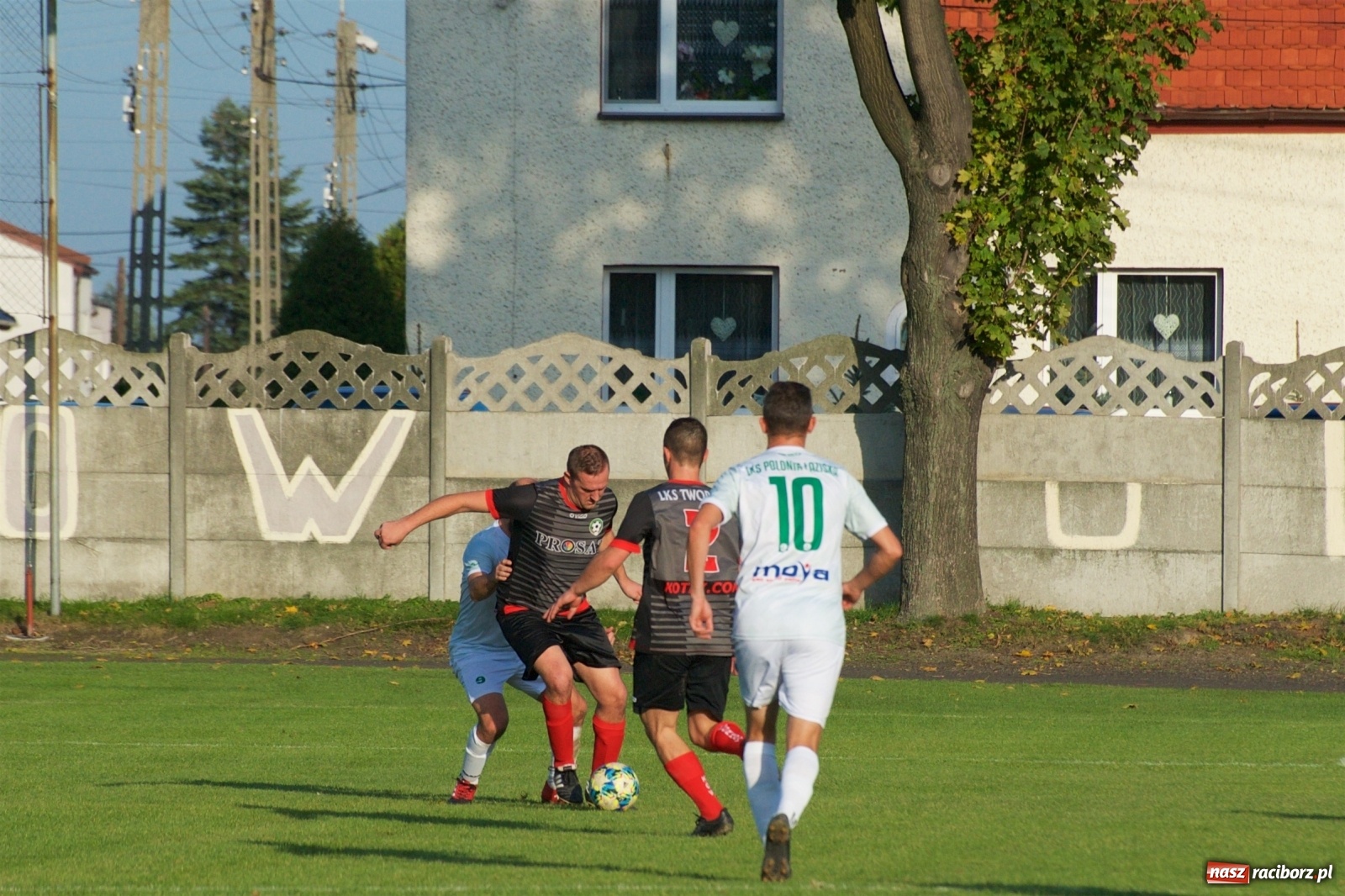 Zdjęcie w galerii na portalu naszraciborz.pl: Klasa okręgowa. Bez bramek w starciu beniaminków [FOTO] wiadomości z regionu