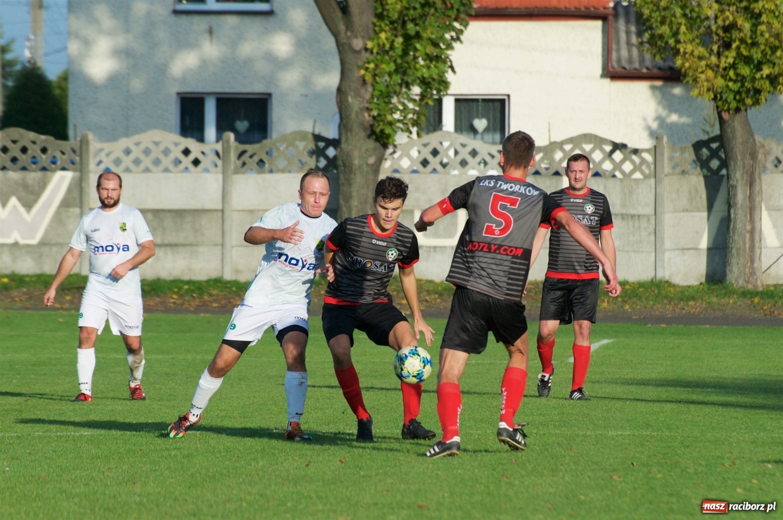Zdjęcie w galerii na portalu naszraciborz.pl: Klasa okręgowa. Bez bramek w starciu beniaminków [FOTO] wiadomości z regionu