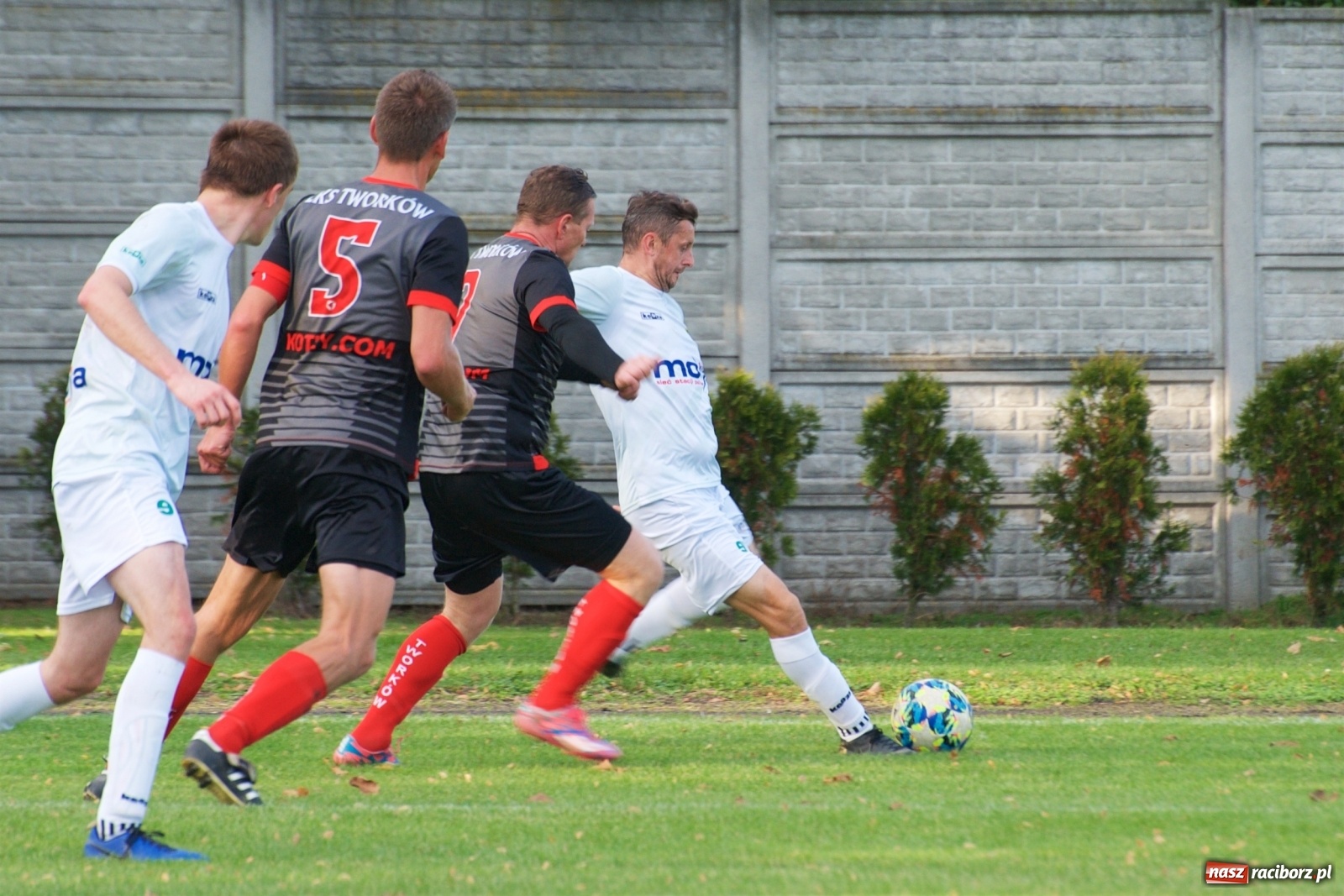 Zdjęcie w galerii na portalu naszraciborz.pl: Klasa okręgowa. Bez bramek w starciu beniaminków [FOTO] wiadomości z regionu