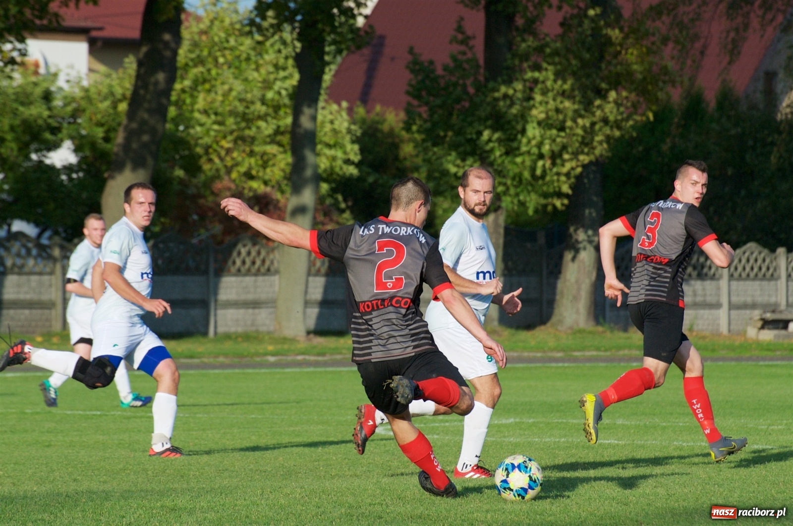 Zdjęcie w galerii na portalu naszraciborz.pl: Klasa okręgowa. Bez bramek w starciu beniaminków [FOTO] wiadomości z regionu