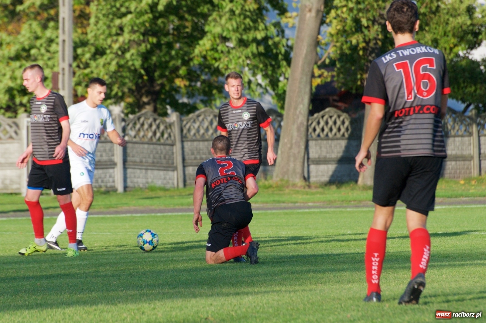 Zdjęcie w galerii na portalu naszraciborz.pl: Klasa okręgowa. Bez bramek w starciu beniaminków [FOTO] wiadomości z regionu