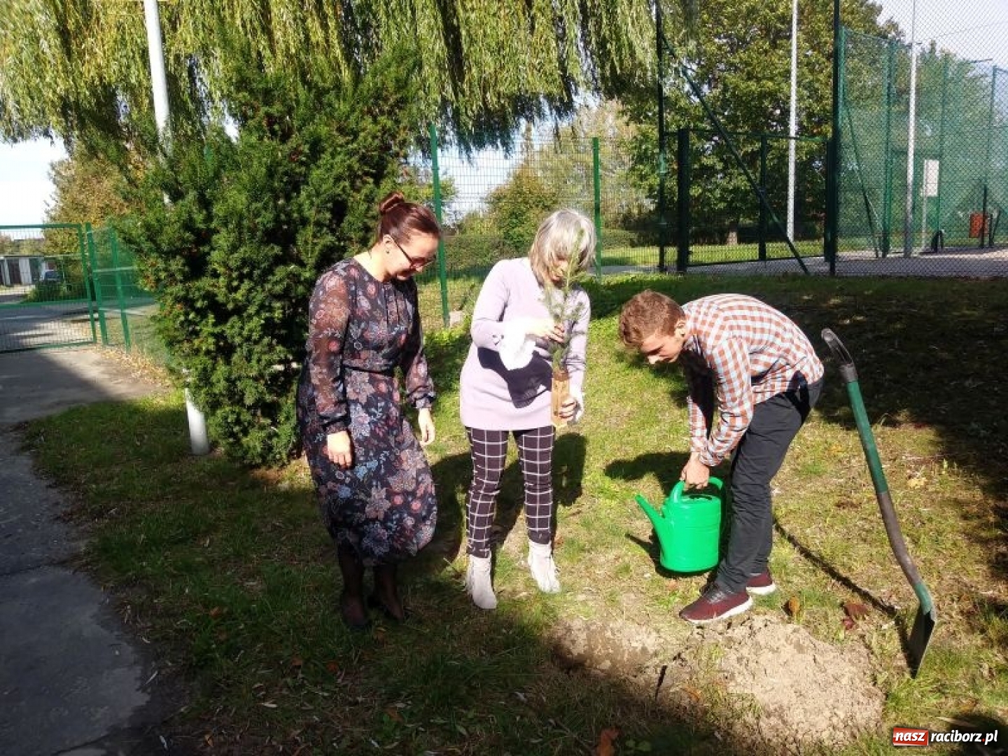 Zdjęcie w galerii na portalu naszraciborz.pl: W kuźniańskiej podstawówce powstała Zielona Pracownia wiadomości z regionu