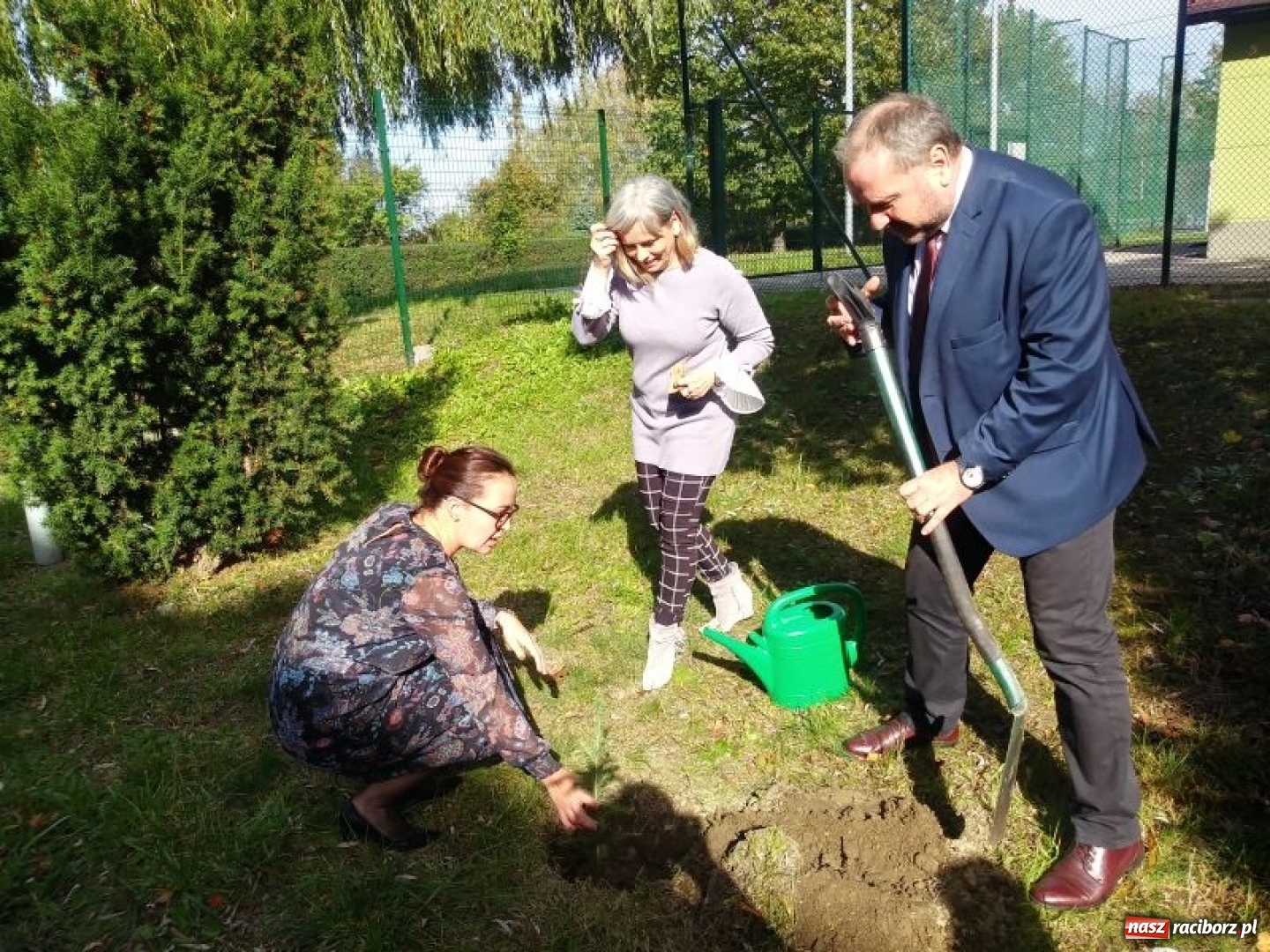 Zdjęcie w galerii na portalu naszraciborz.pl: W kuźniańskiej podstawówce powstała Zielona Pracownia wiadomości z regionu
