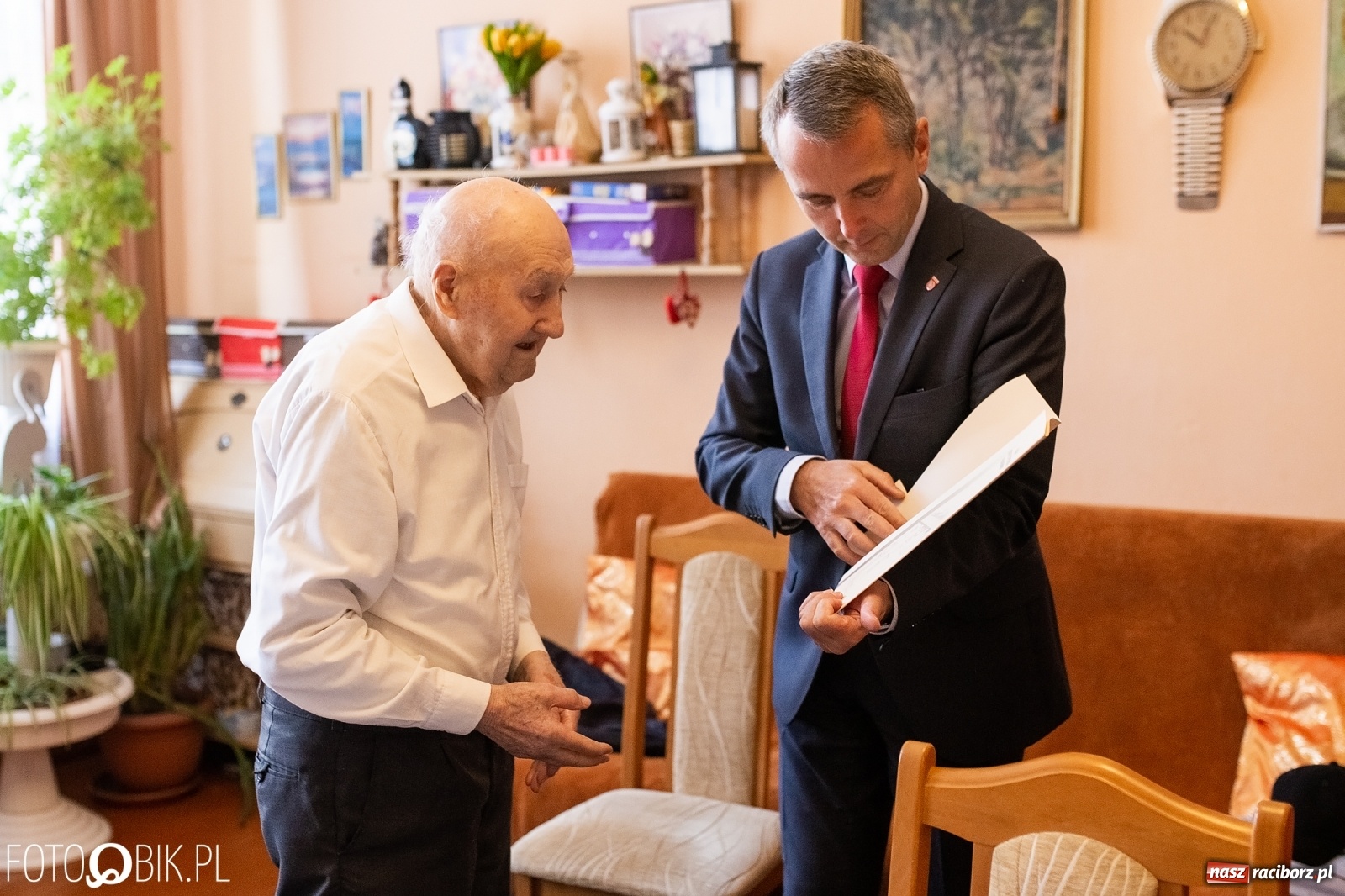 Zdjęcie w galerii na portalu naszraciborz.pl: Stulatek Paweł Kołek z Raciborza odebrał gratulacje od prezydenta wiadomości z regionu