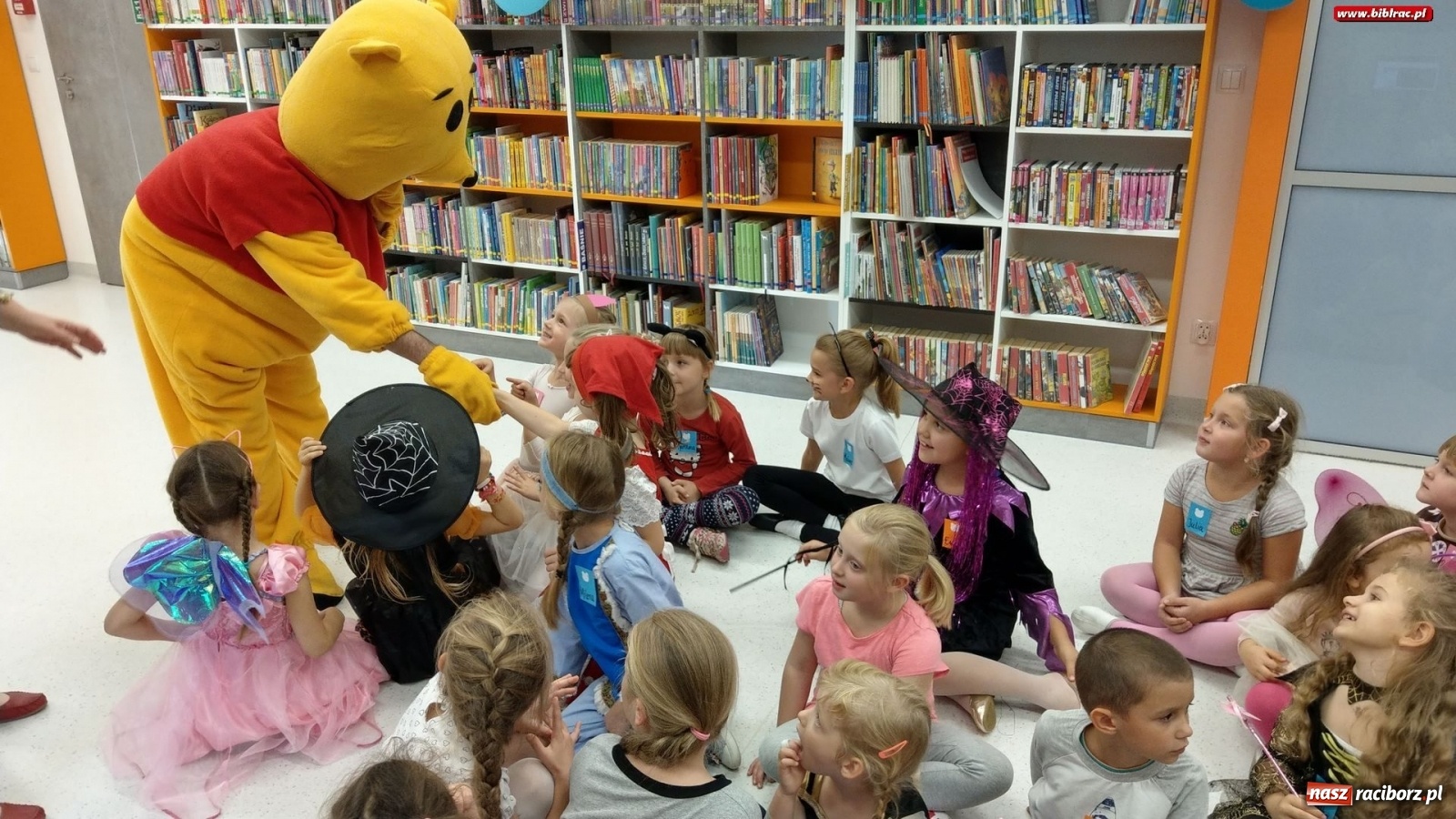 Zdjęcie w galerii na portalu naszraciborz.pl: Urodziny Kubusia Puchatka w raciborskiej bibliotece  wiadomości z regionu