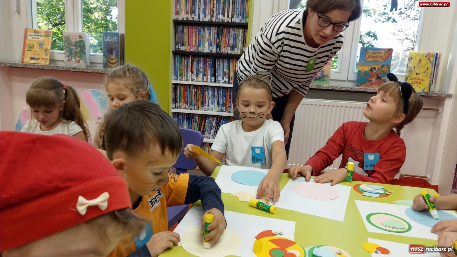 Zdjęcie w galerii na portalu naszraciborz.pl: Urodziny Kubusia Puchatka w raciborskiej bibliotece  wiadomości z regionu