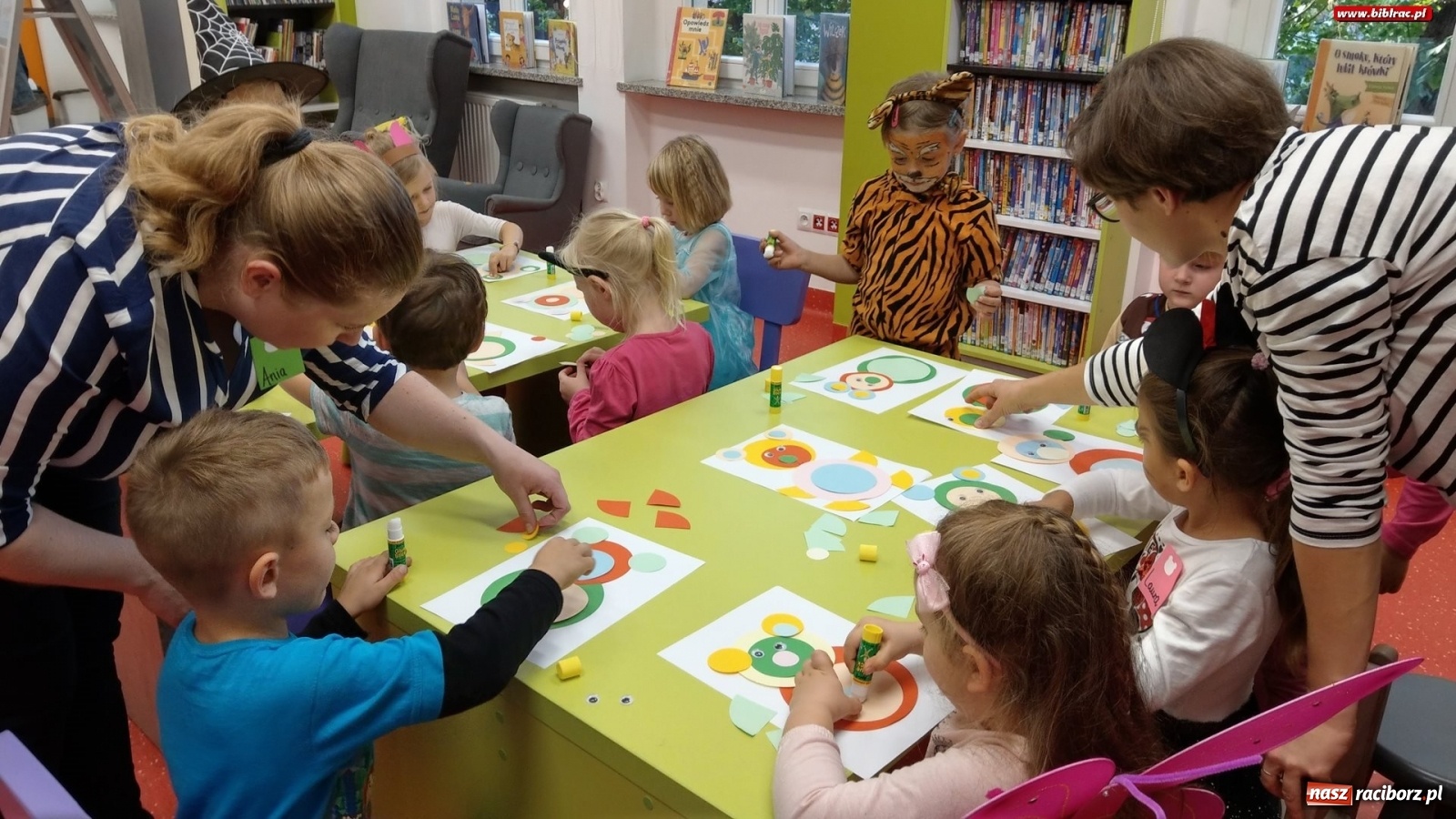 Zdjęcie w galerii na portalu naszraciborz.pl: Urodziny Kubusia Puchatka w raciborskiej bibliotece  wiadomości z regionu