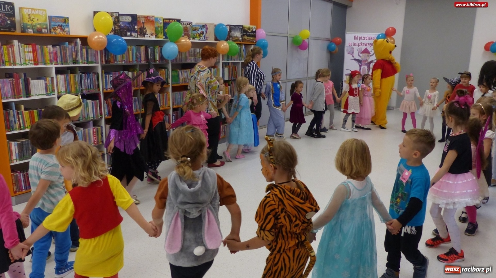 Zdjęcie w galerii na portalu naszraciborz.pl: Urodziny Kubusia Puchatka w raciborskiej bibliotece  wiadomości z regionu