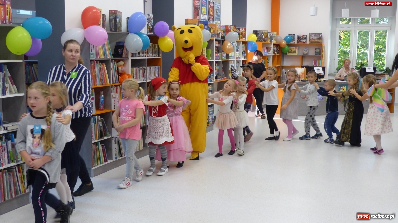 Zdjęcie w galerii na portalu naszraciborz.pl: Urodziny Kubusia Puchatka w raciborskiej bibliotece  wiadomości z regionu