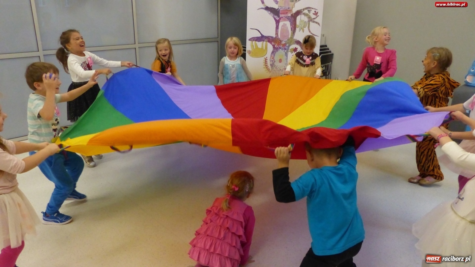 Zdjęcie w galerii na portalu naszraciborz.pl: Urodziny Kubusia Puchatka w raciborskiej bibliotece  wiadomości z regionu