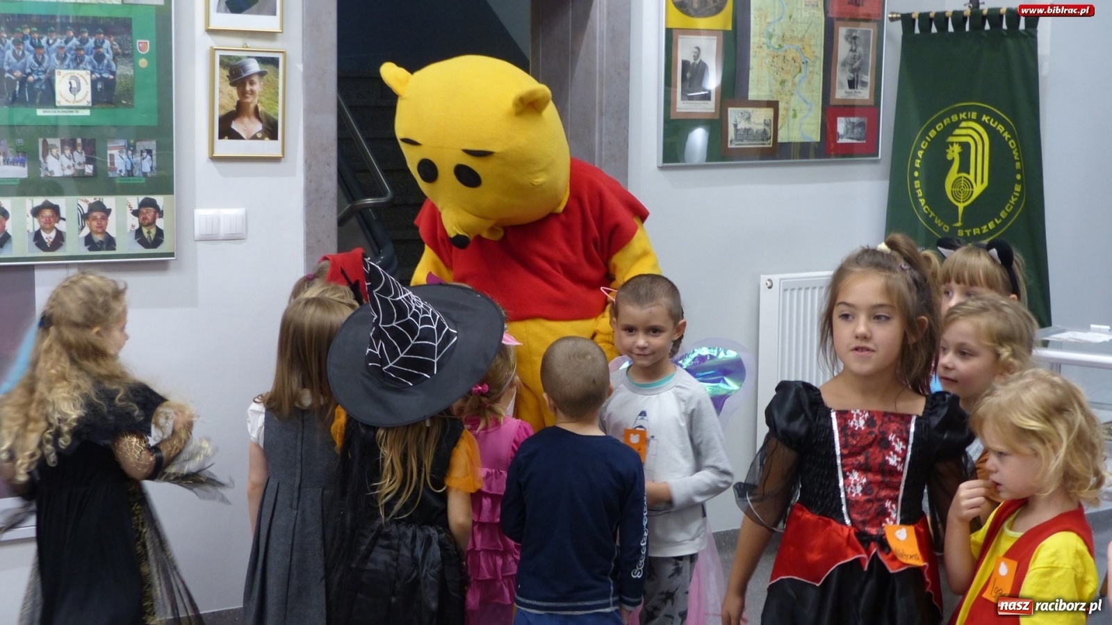 Zdjęcie w galerii na portalu naszraciborz.pl: Urodziny Kubusia Puchatka w raciborskiej bibliotece  wiadomości z regionu