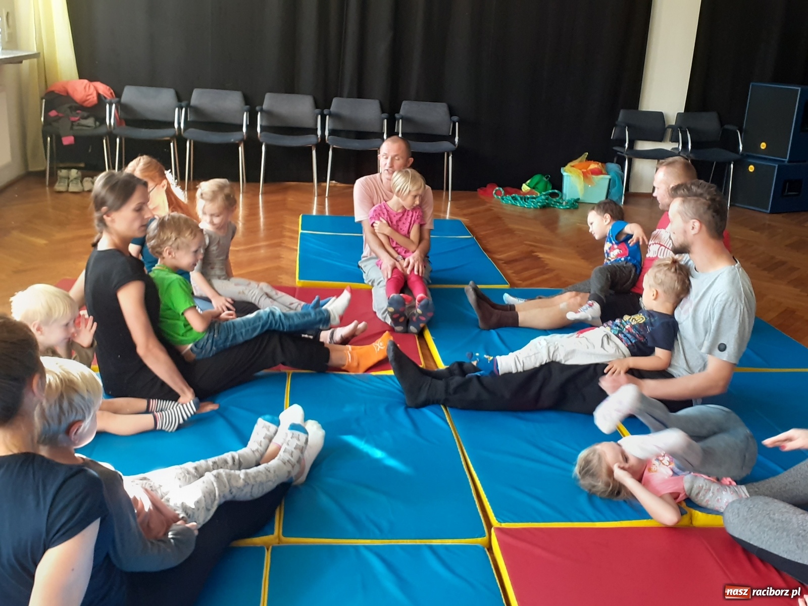 Zdjęcie w galerii na portalu naszraciborz.pl: Aktywna sobota w Nędzy. Zajęcia z cyrkomotoryki w GCK wiadomości z regionu